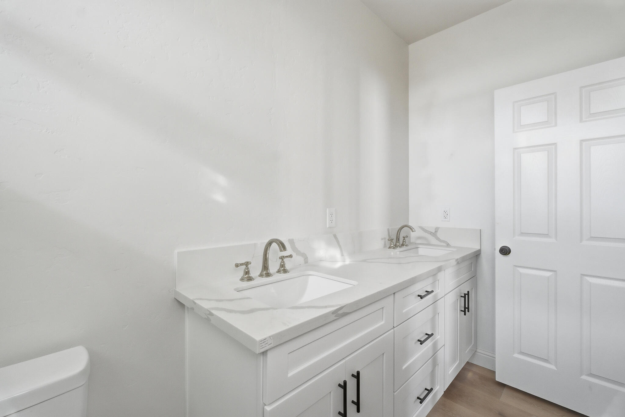 168 N Waukesha St, Porterville, CA 93257