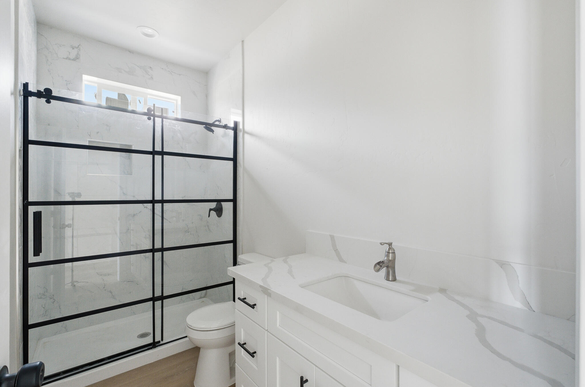 168 N Waukesha St, Porterville, CA 93257