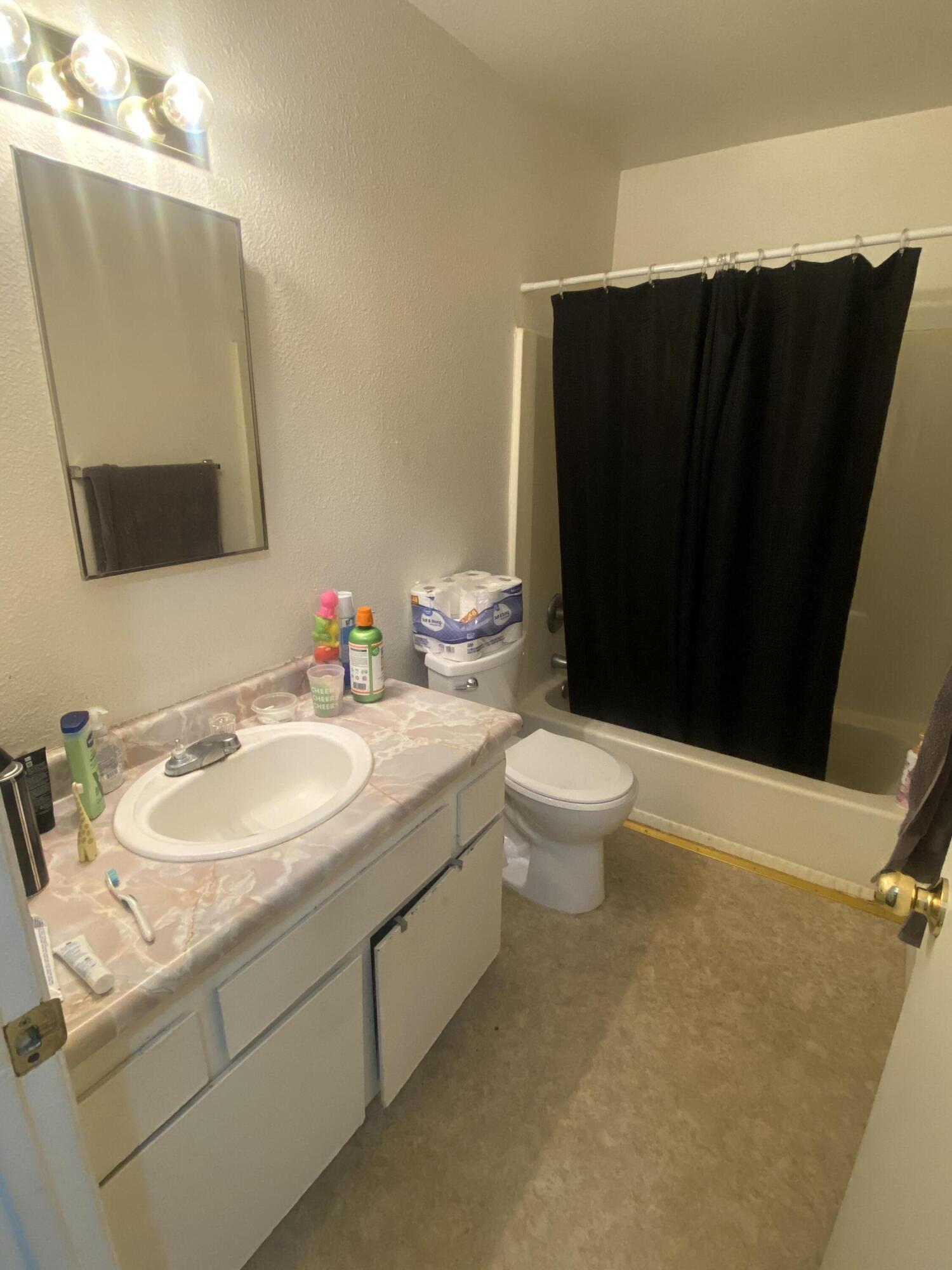 657 W Parlier Ave #114, Reedley, CA 93654