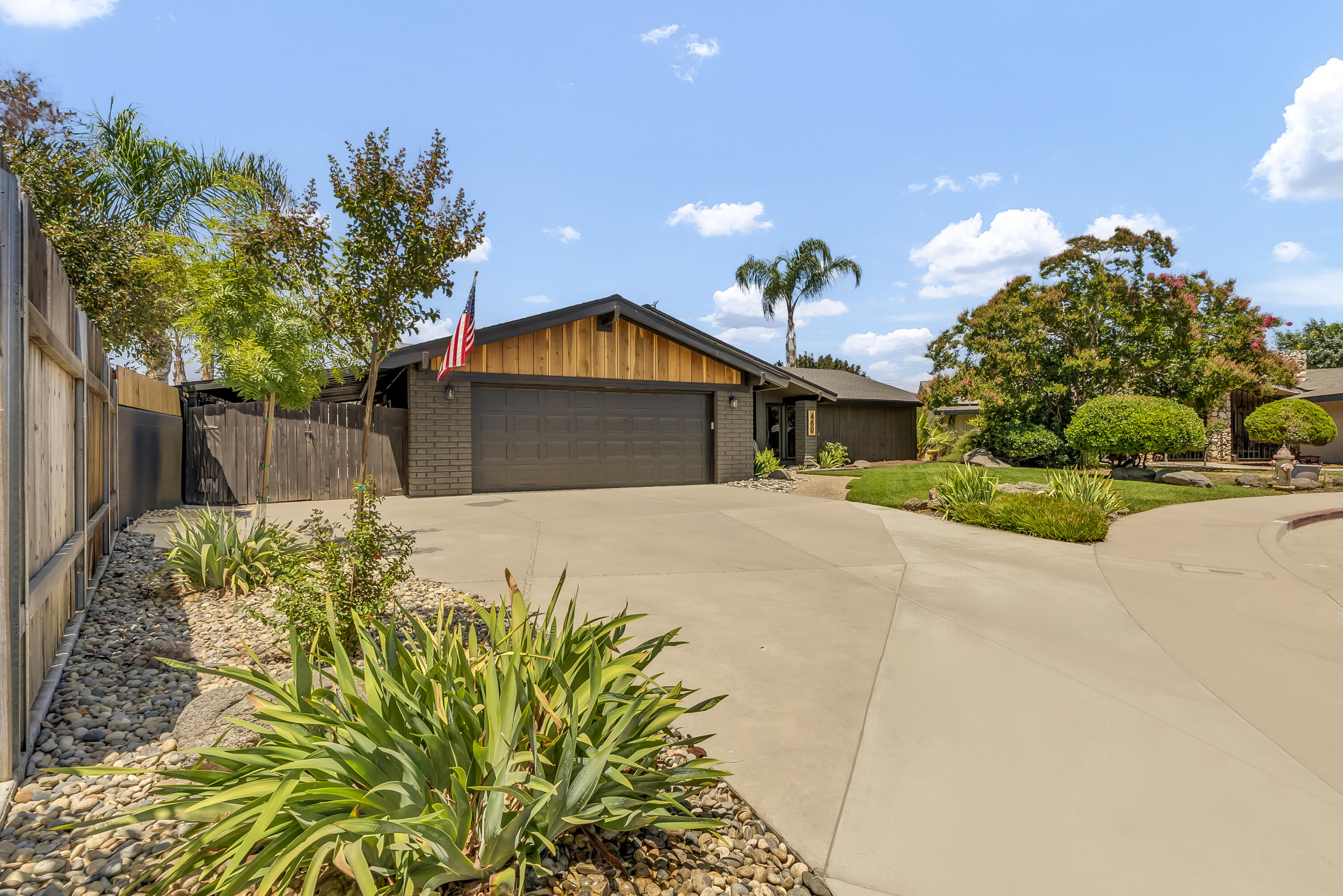 460 Ruma Rancho Ct, Porterville, CA 93257