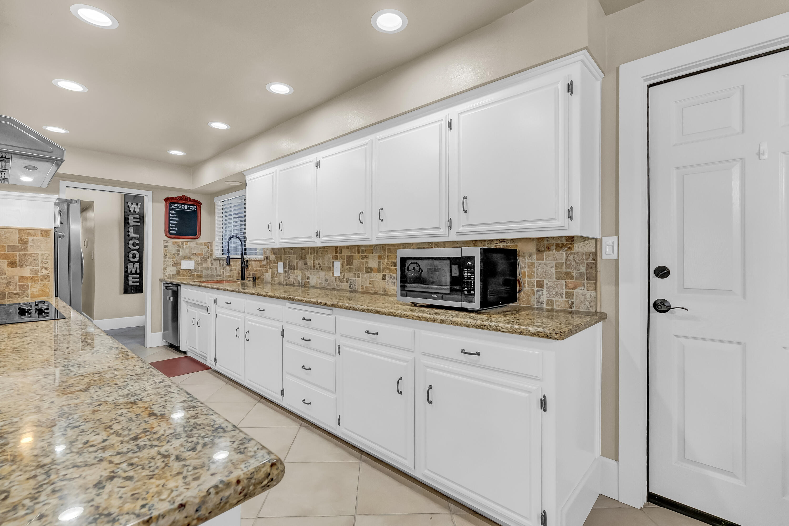 460 Ruma Rancho Ct, Porterville, CA 93257