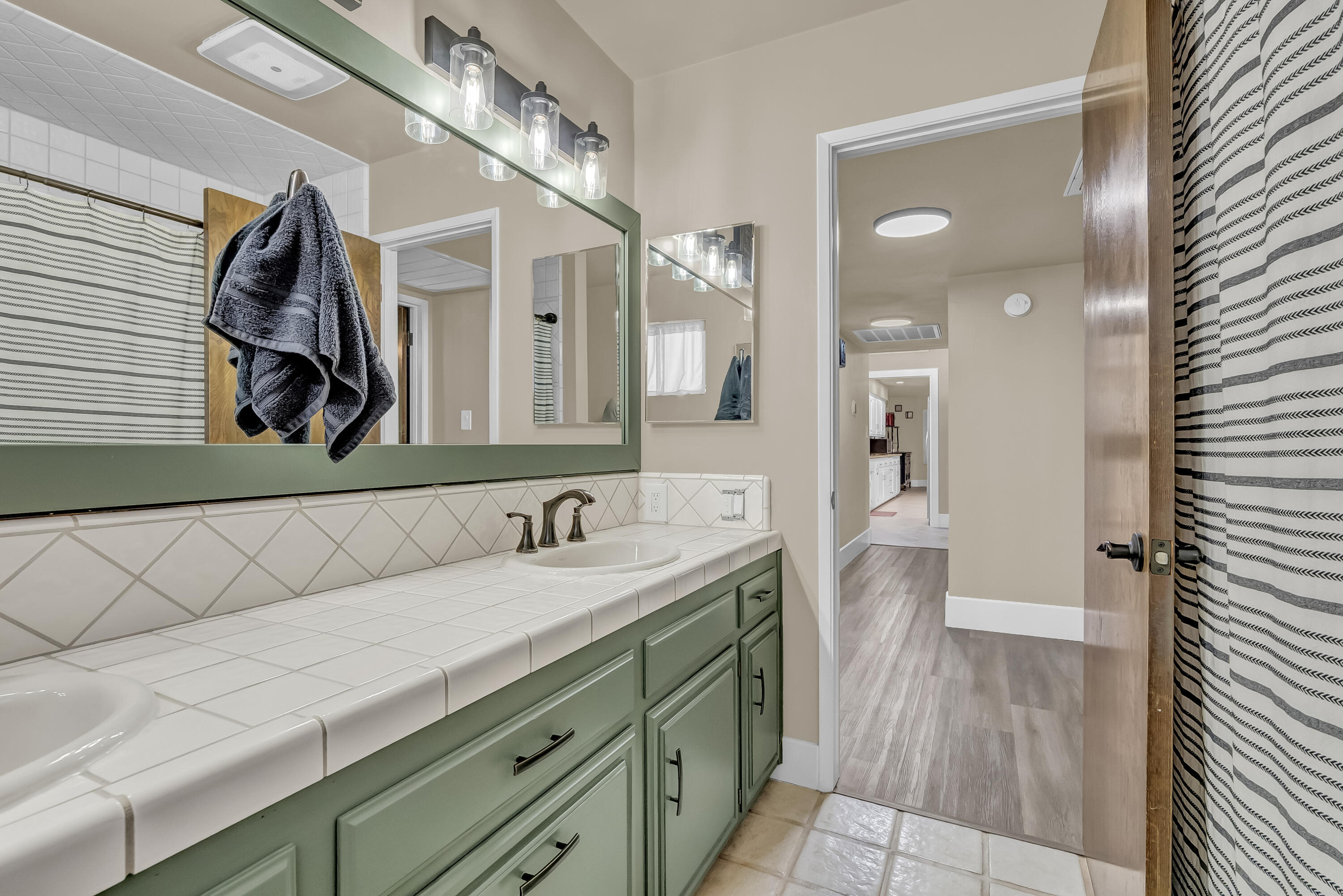 460 Ruma Rancho Ct, Porterville, CA 93257