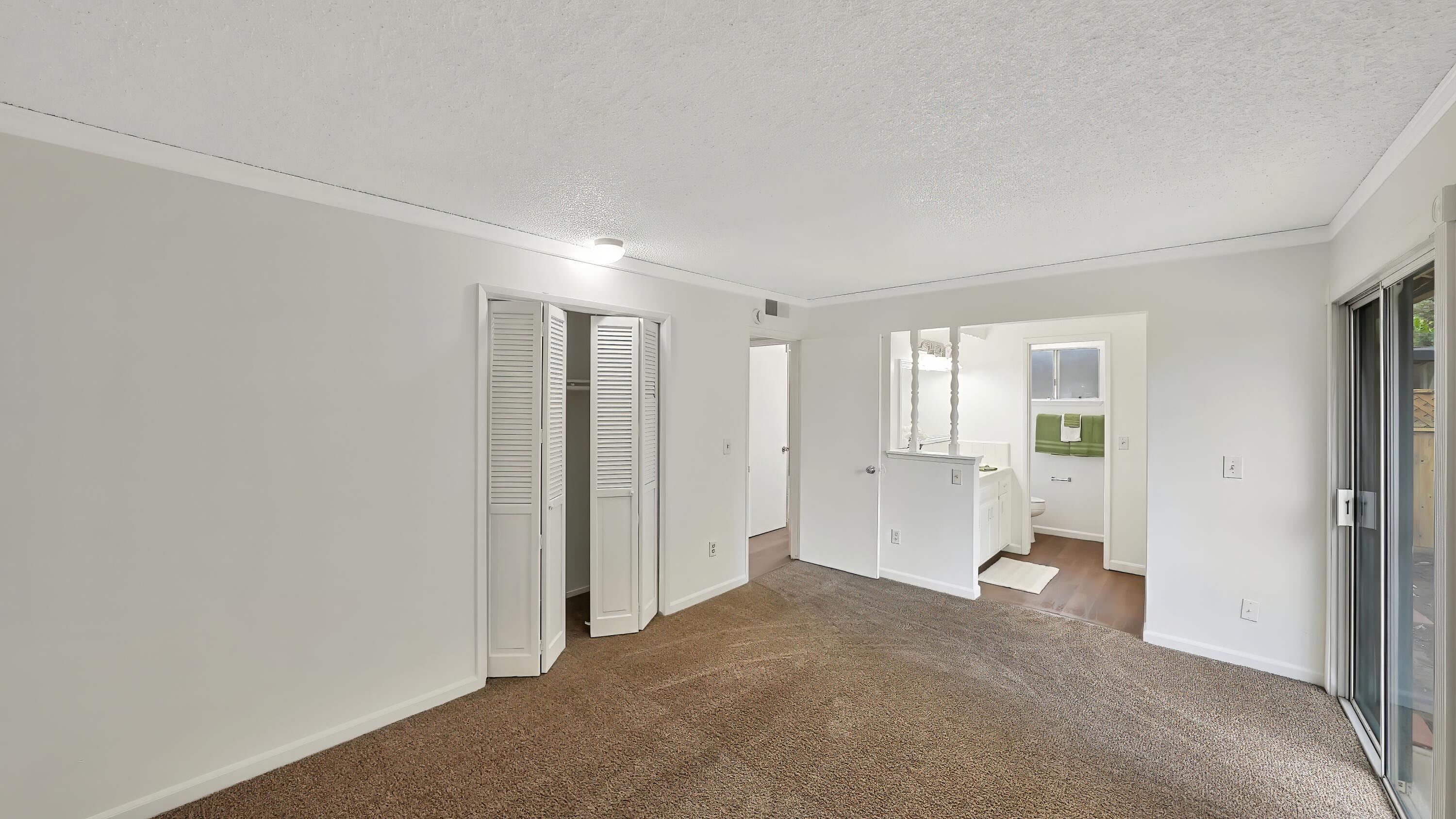 2915 S Conyer St, Visalia, CA 93277