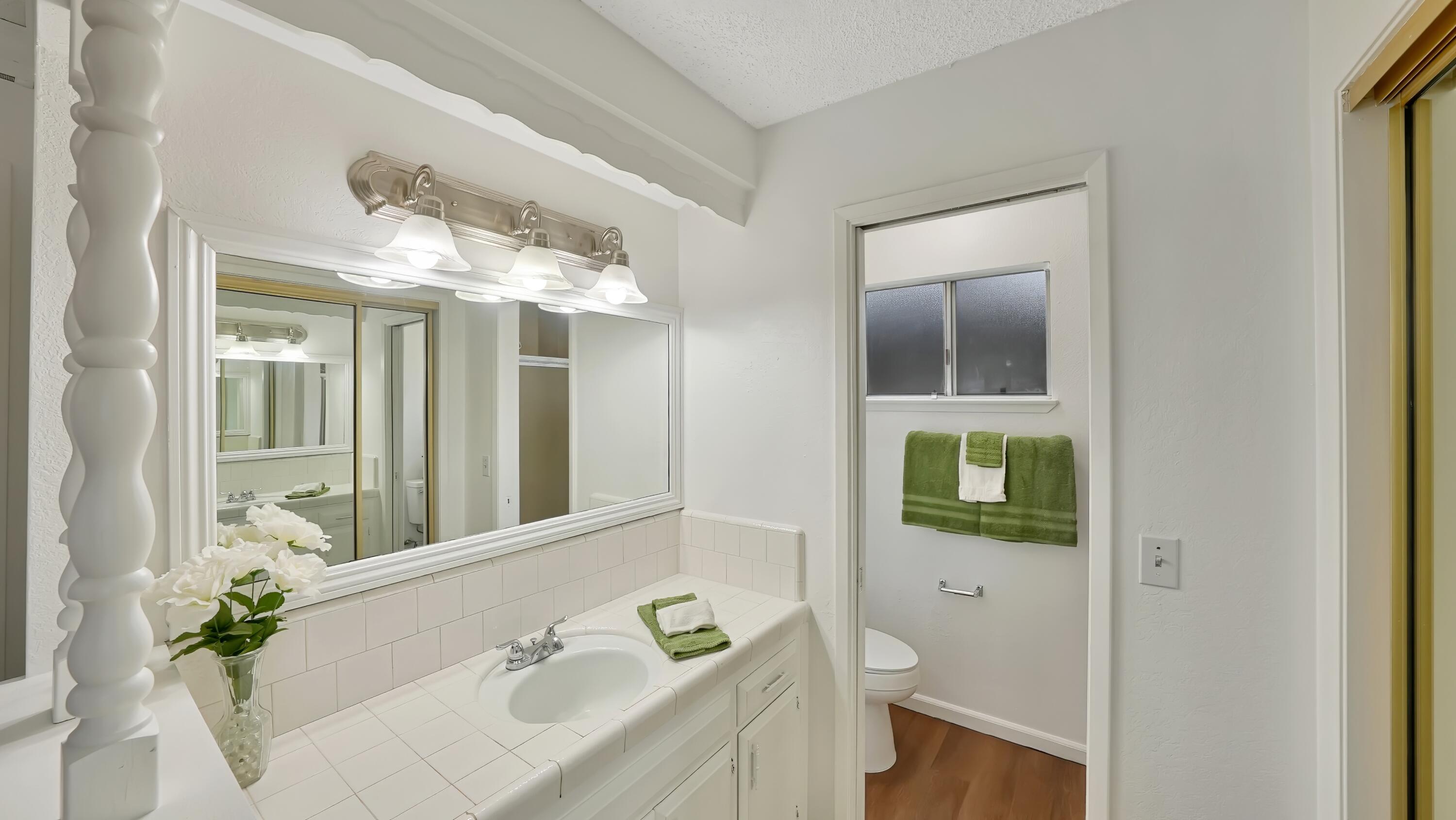 2915 S Conyer St, Visalia, CA 93277