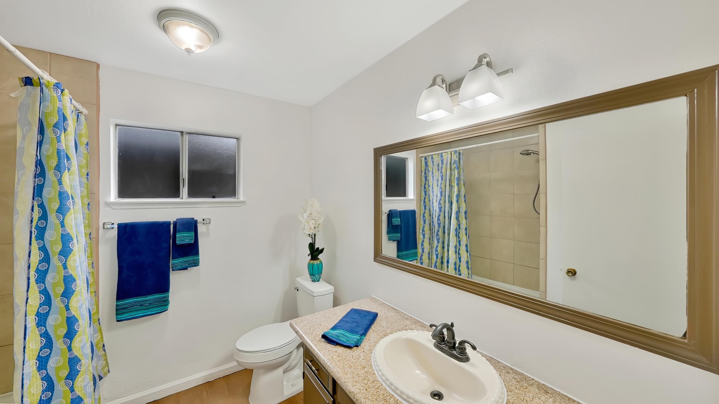 2915 S Conyer St, Visalia, CA 93277