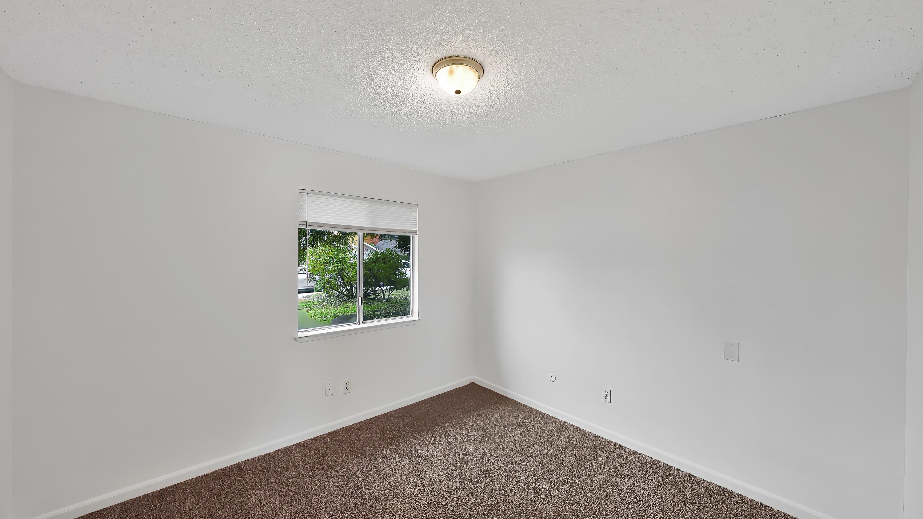 2915 S Conyer St, Visalia, CA 93277