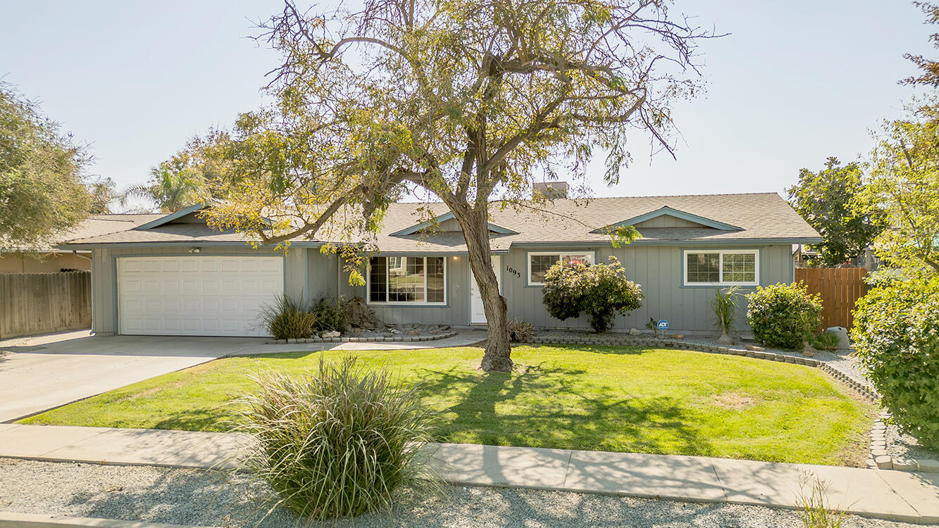 1093 Raymond Rd, Hanford, CA 93230