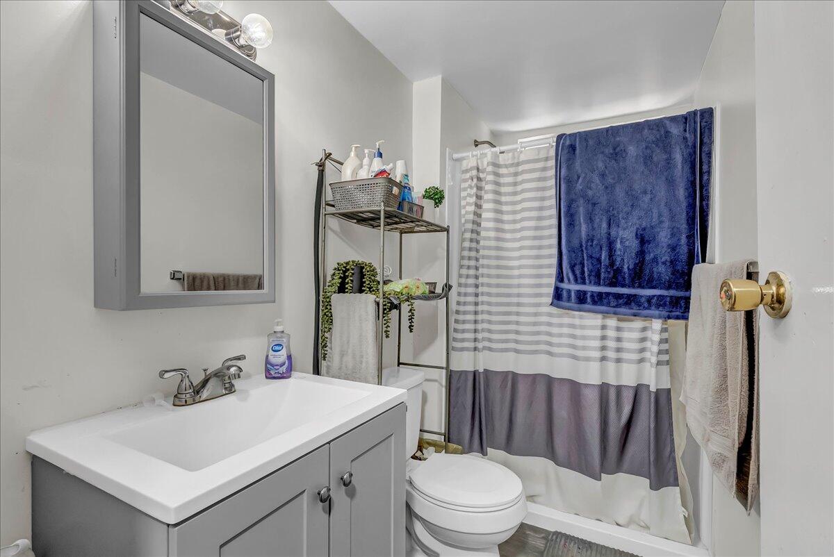 681 S Market Rd, Earlimart, CA 93219