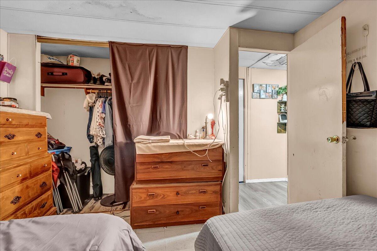 681 S Market Rd, Earlimart, CA 93219