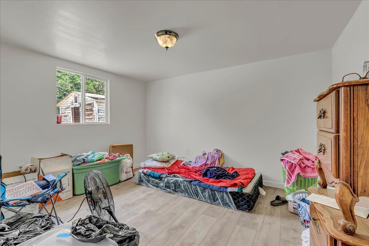 681 S Market Rd, Earlimart, CA 93219