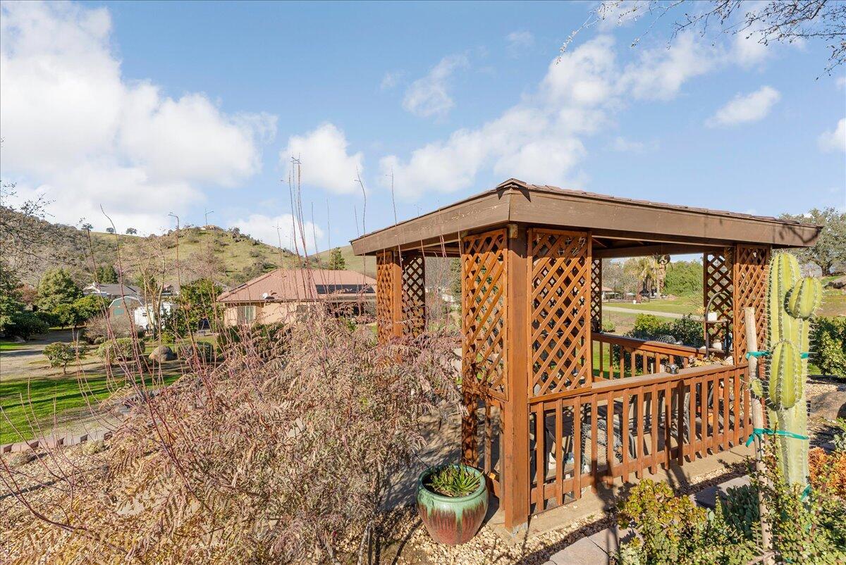 16360 Goat Ranch Rd, Springville, CA 93265