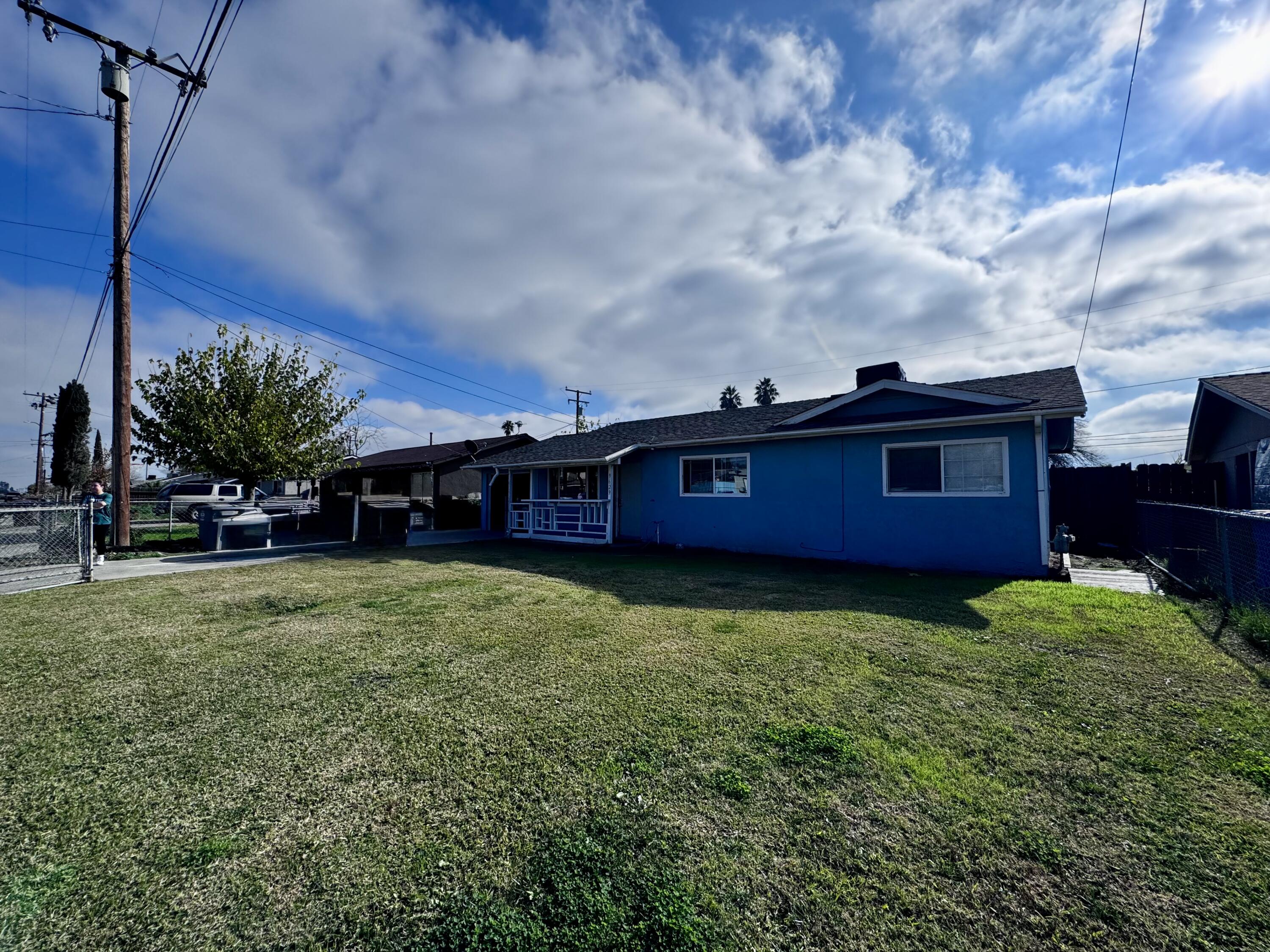 9629 Home Ave, Hanford, CA 93230