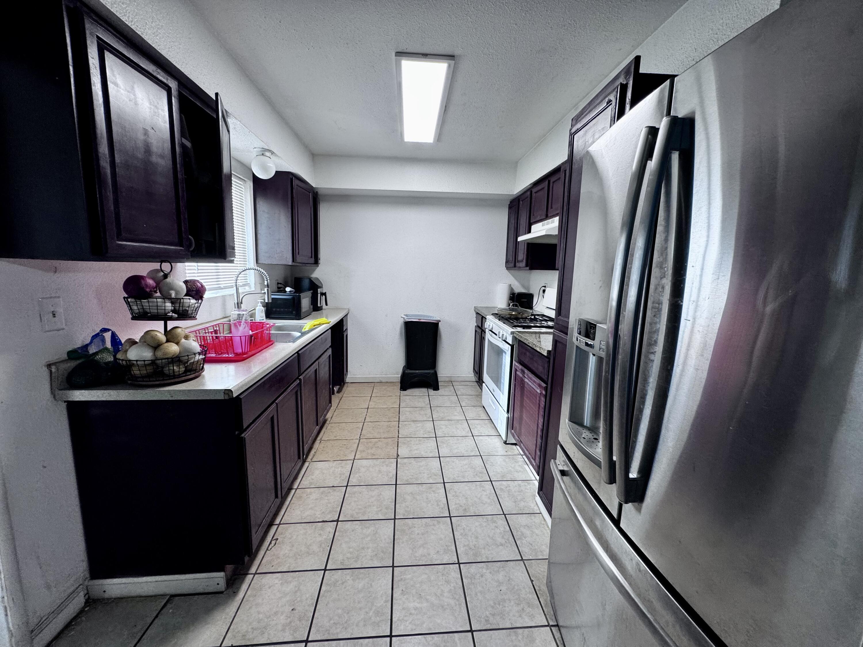 9629 Home Ave, Hanford, CA 93230