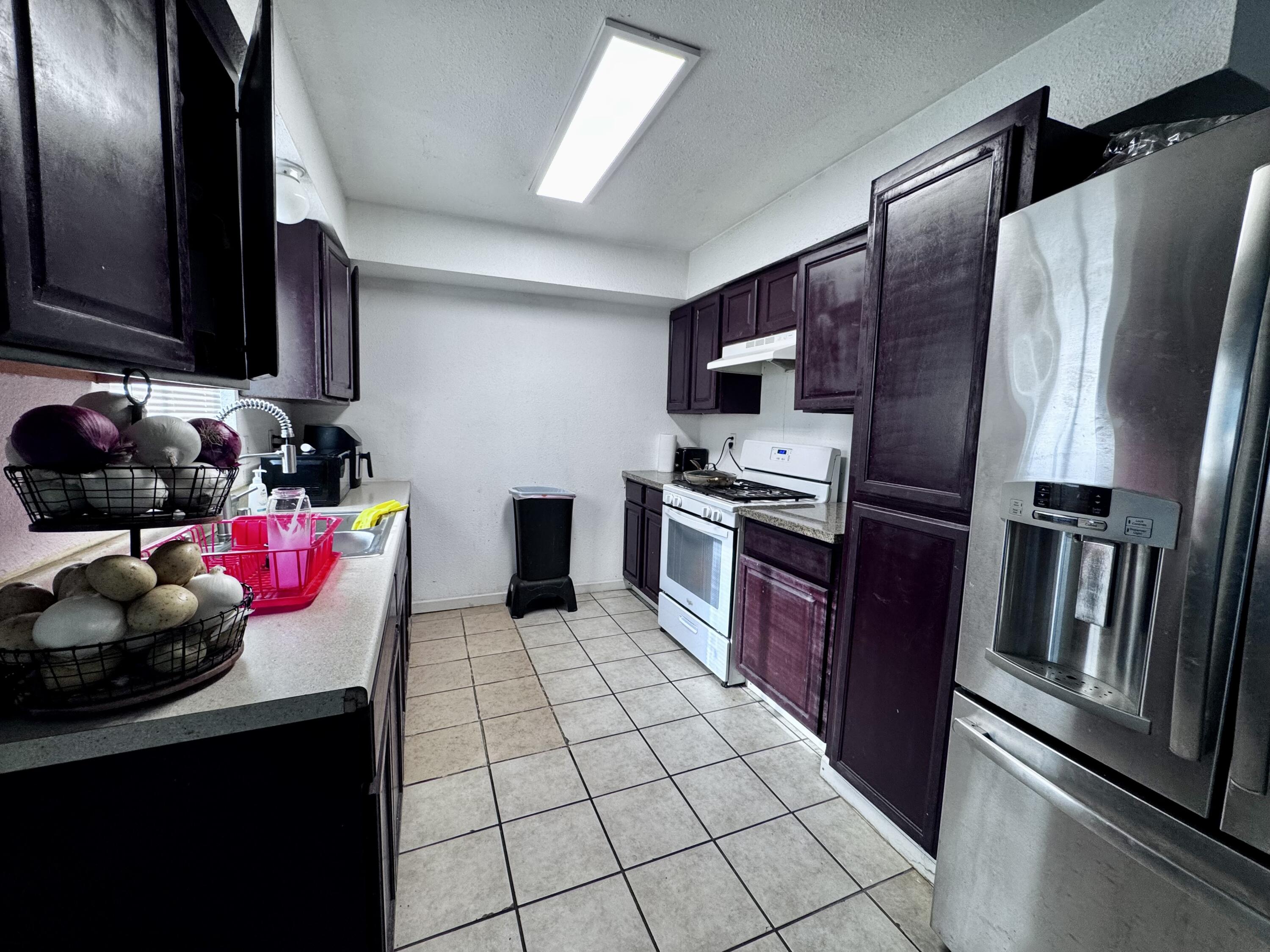 9629 Home Ave, Hanford, CA 93230