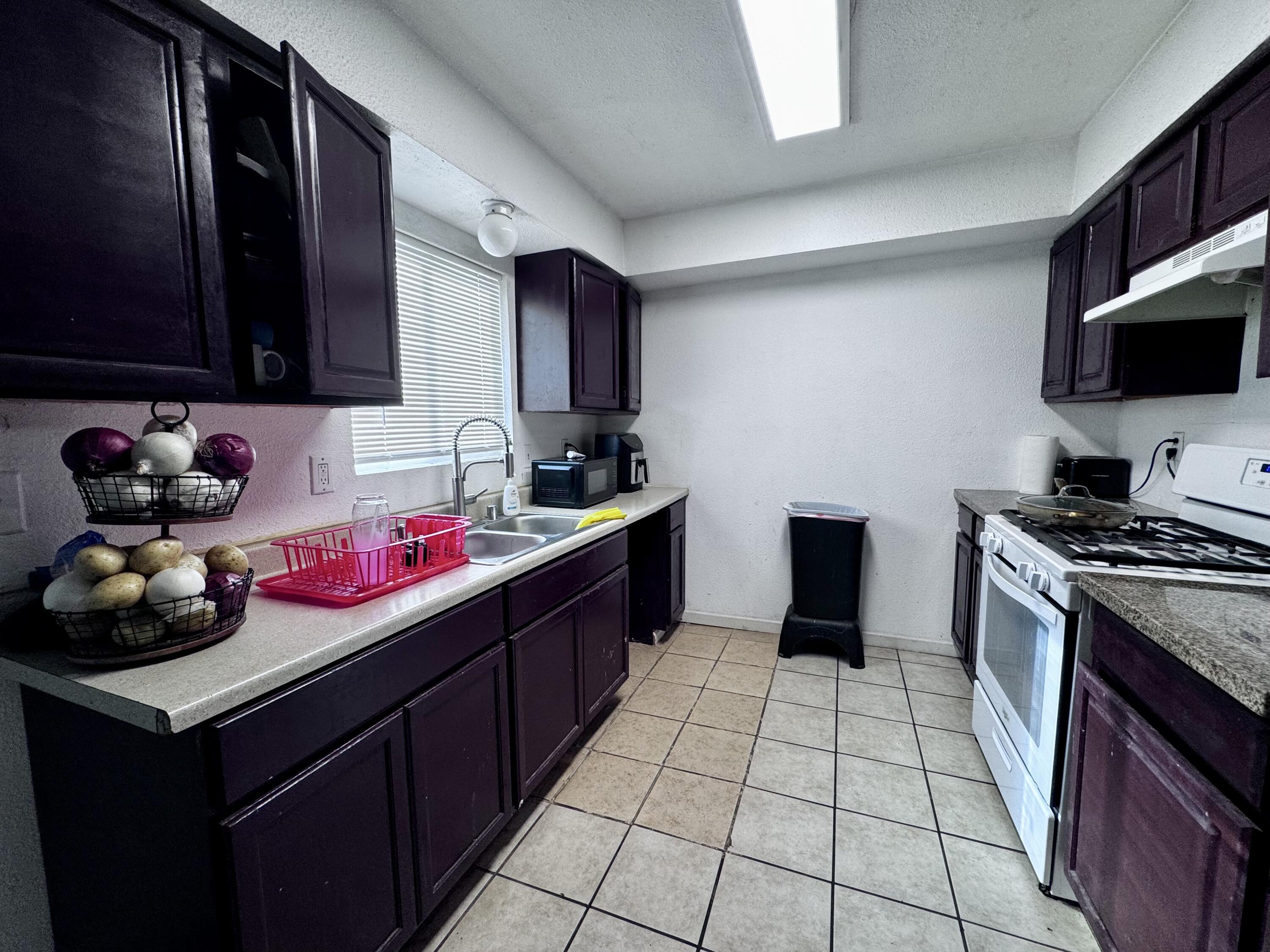 9629 Home Ave, Hanford, CA 93230