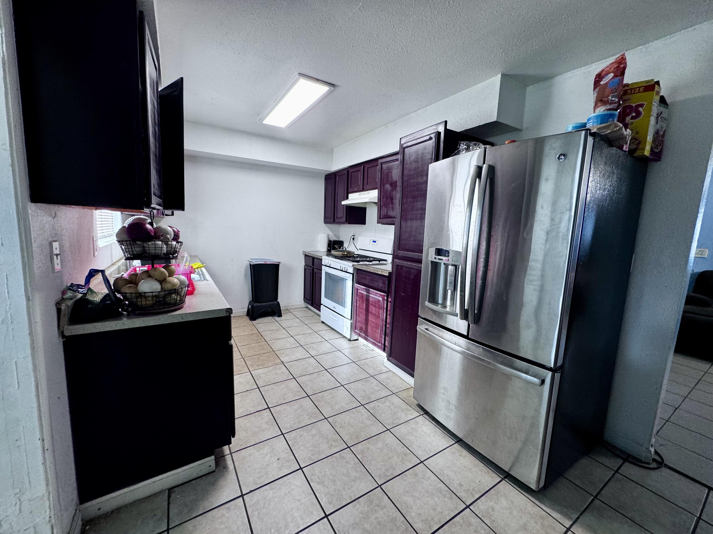 9629 Home Ave, Hanford, CA 93230