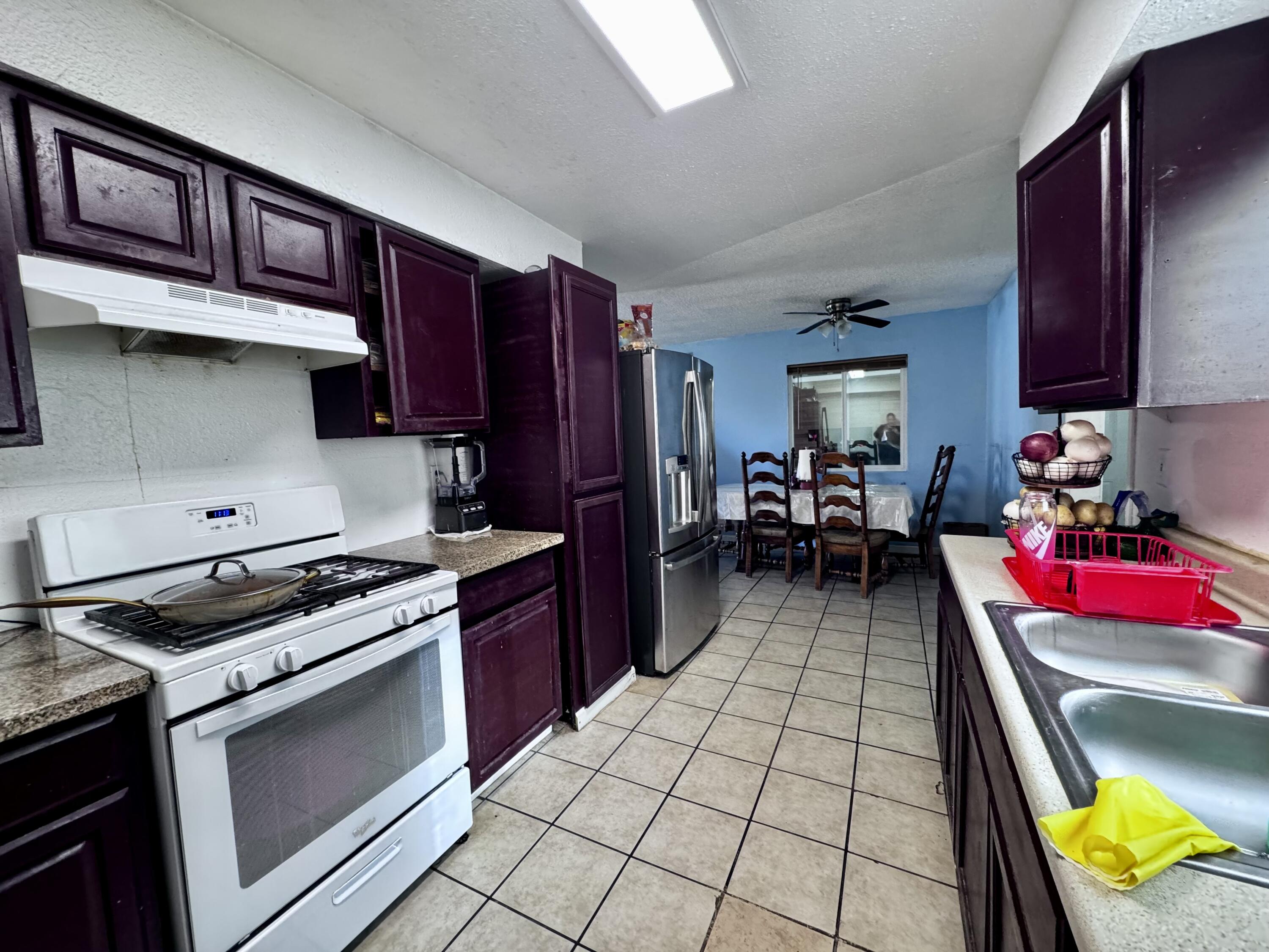 9629 Home Ave, Hanford, CA 93230