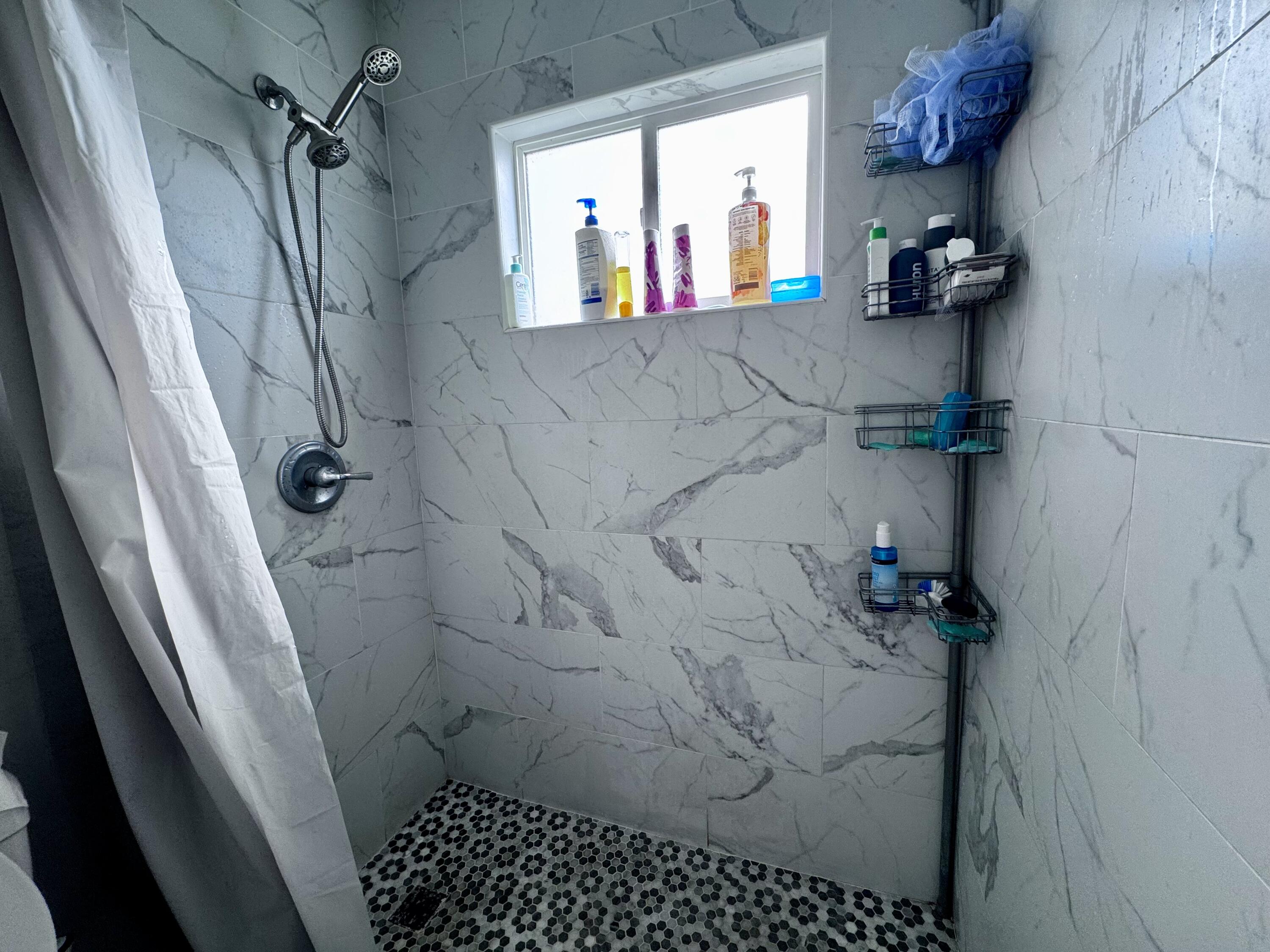 9629 Home Ave, Hanford, CA 93230