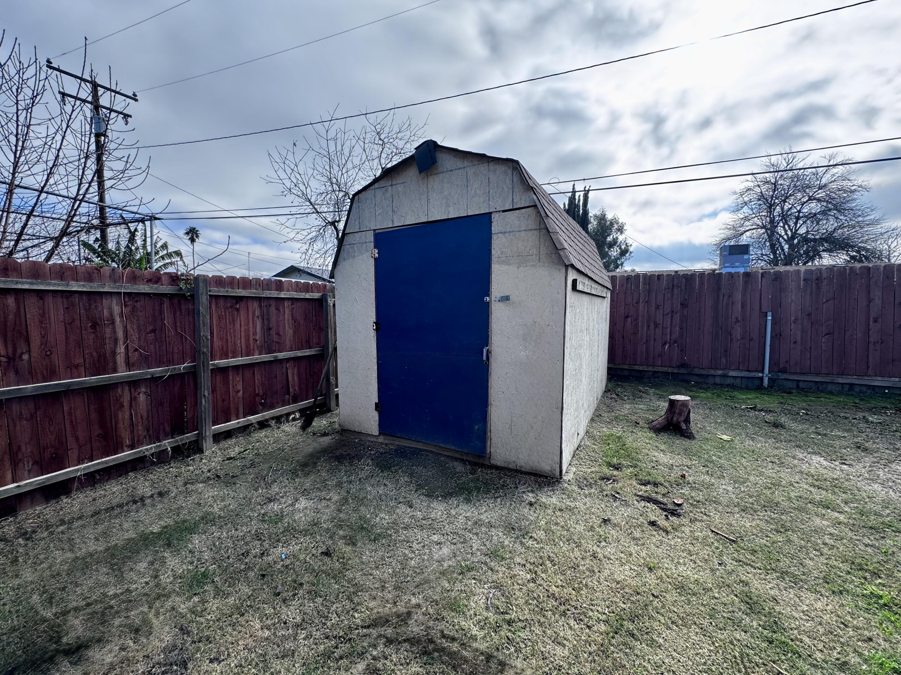 9629 Home Ave, Hanford, CA 93230