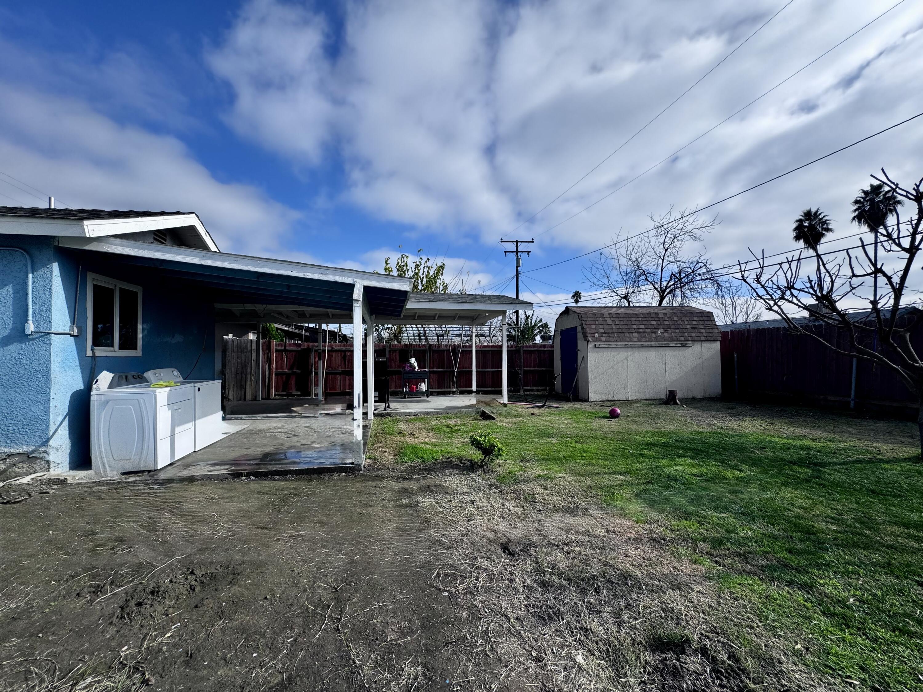 9629 Home Ave, Hanford, CA 93230