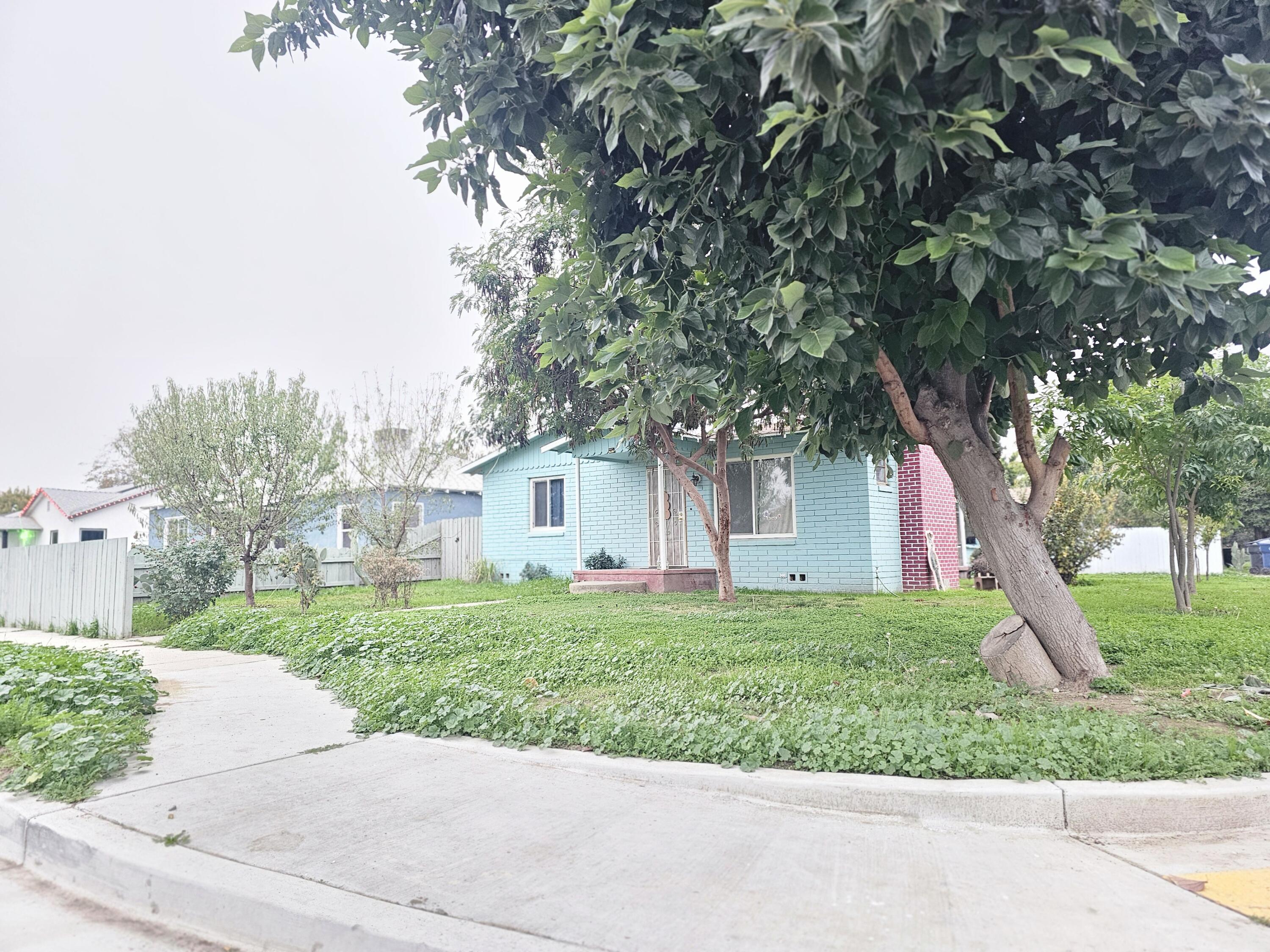 563 N O Street St, Tulare, CA 93274