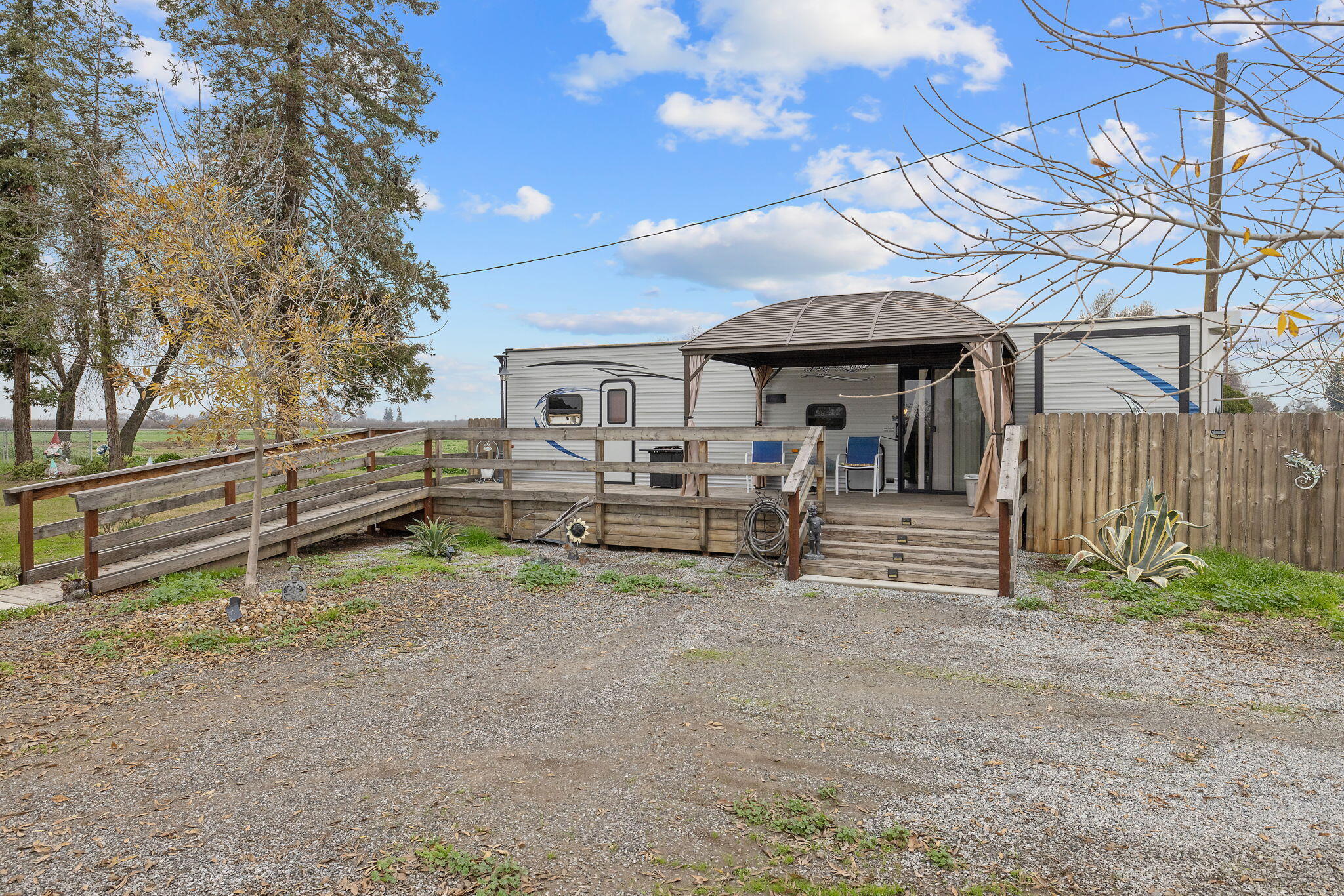 2622 W Prosperity Ave, Tulare, CA 93274