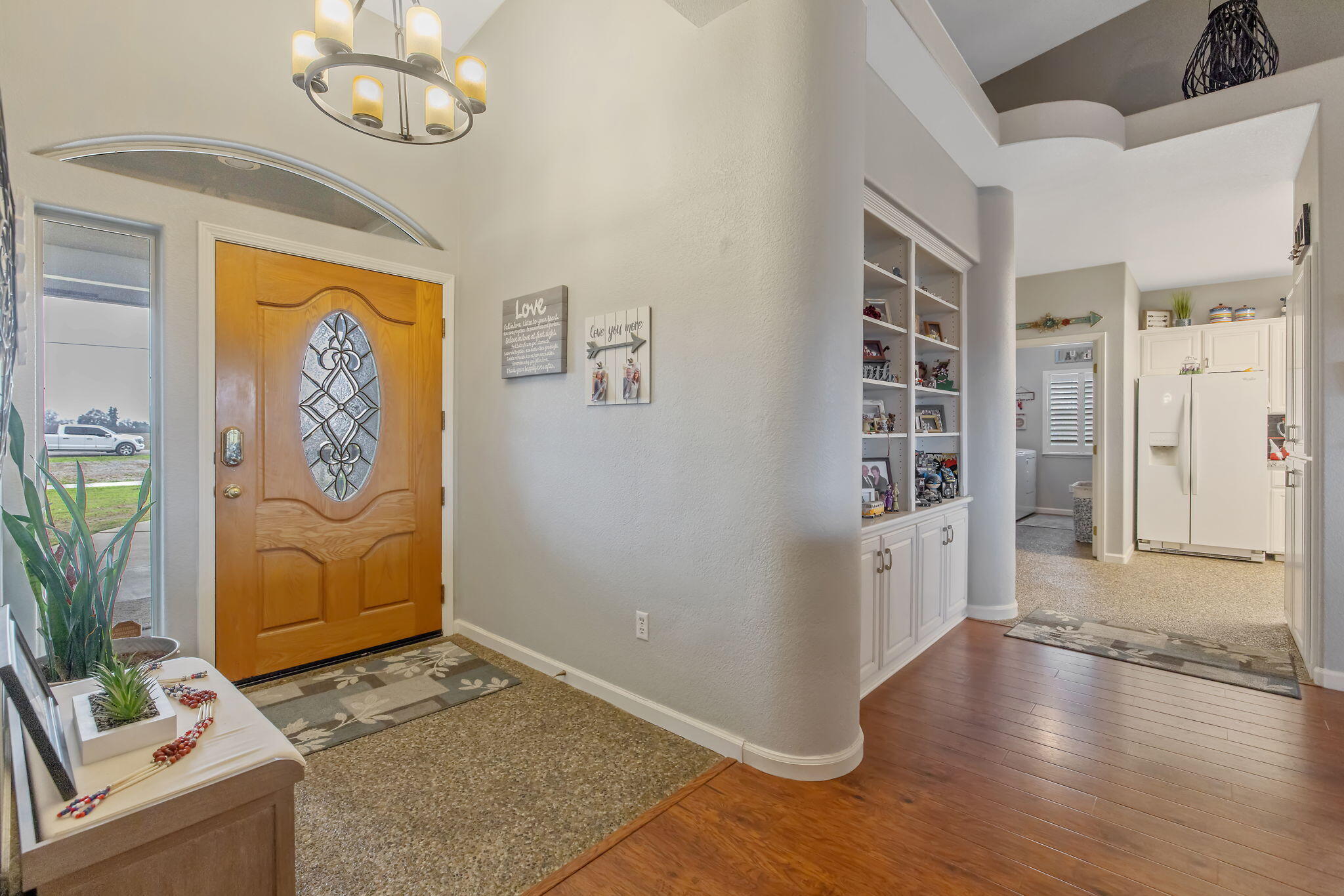 2622 W Prosperity Ave, Tulare, CA 93274