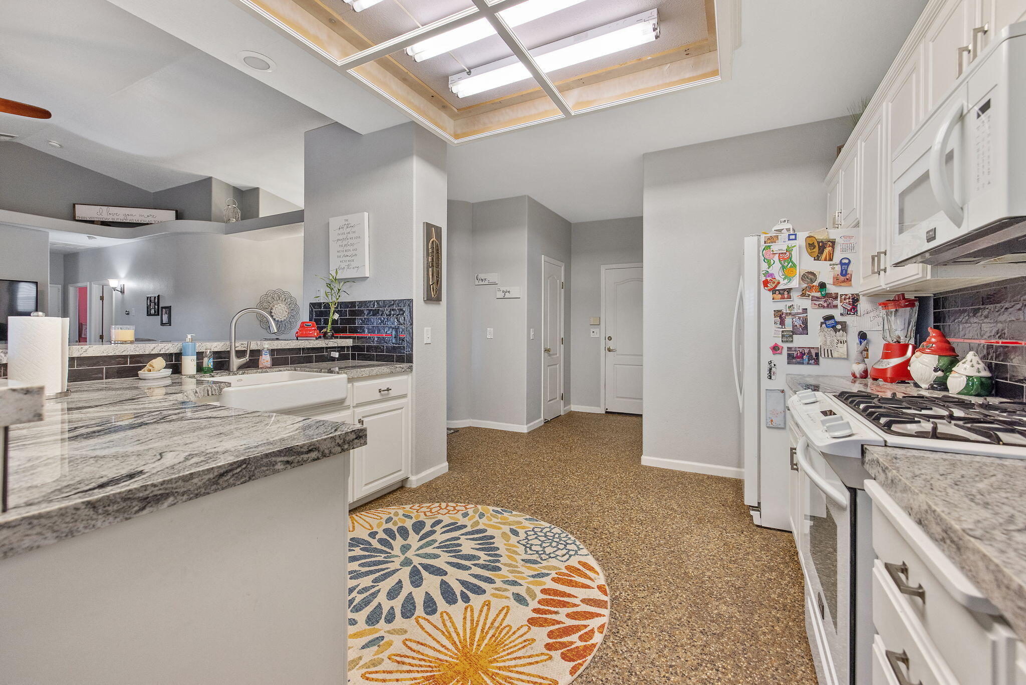 2622 W Prosperity Ave, Tulare, CA 93274