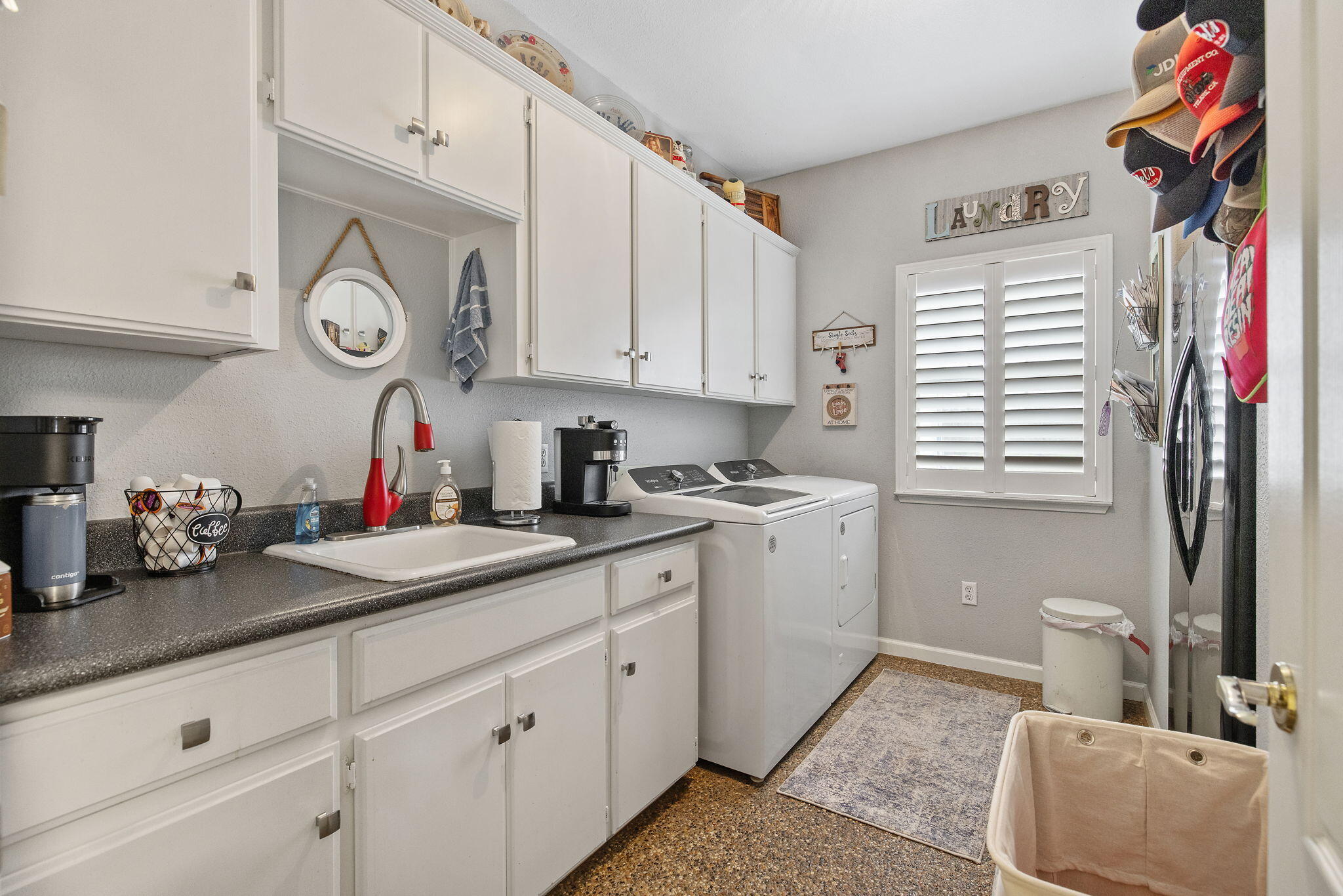 2622 W Prosperity Ave, Tulare, CA 93274