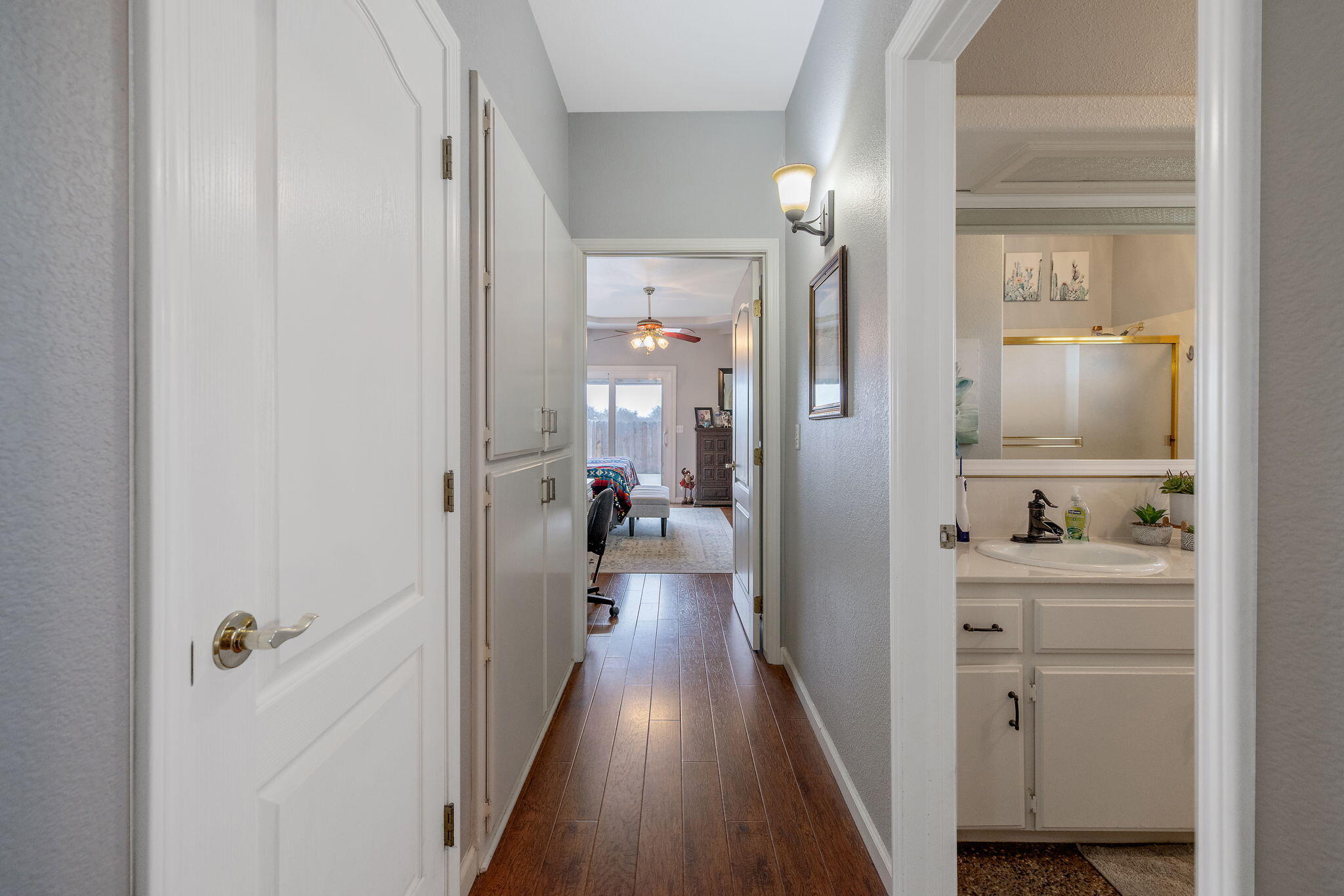 2622 W Prosperity Ave, Tulare, CA 93274