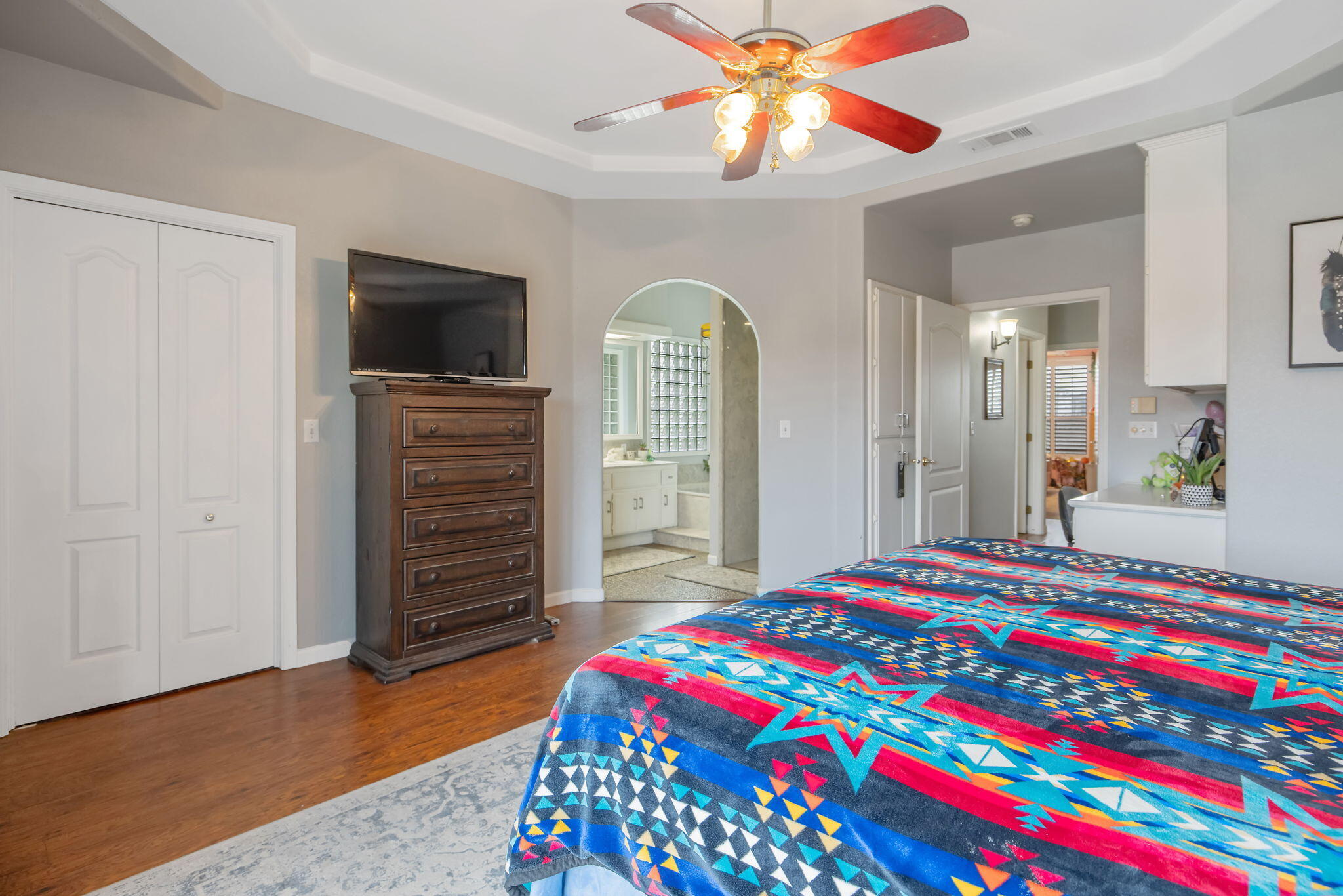 2622 W Prosperity Ave, Tulare, CA 93274