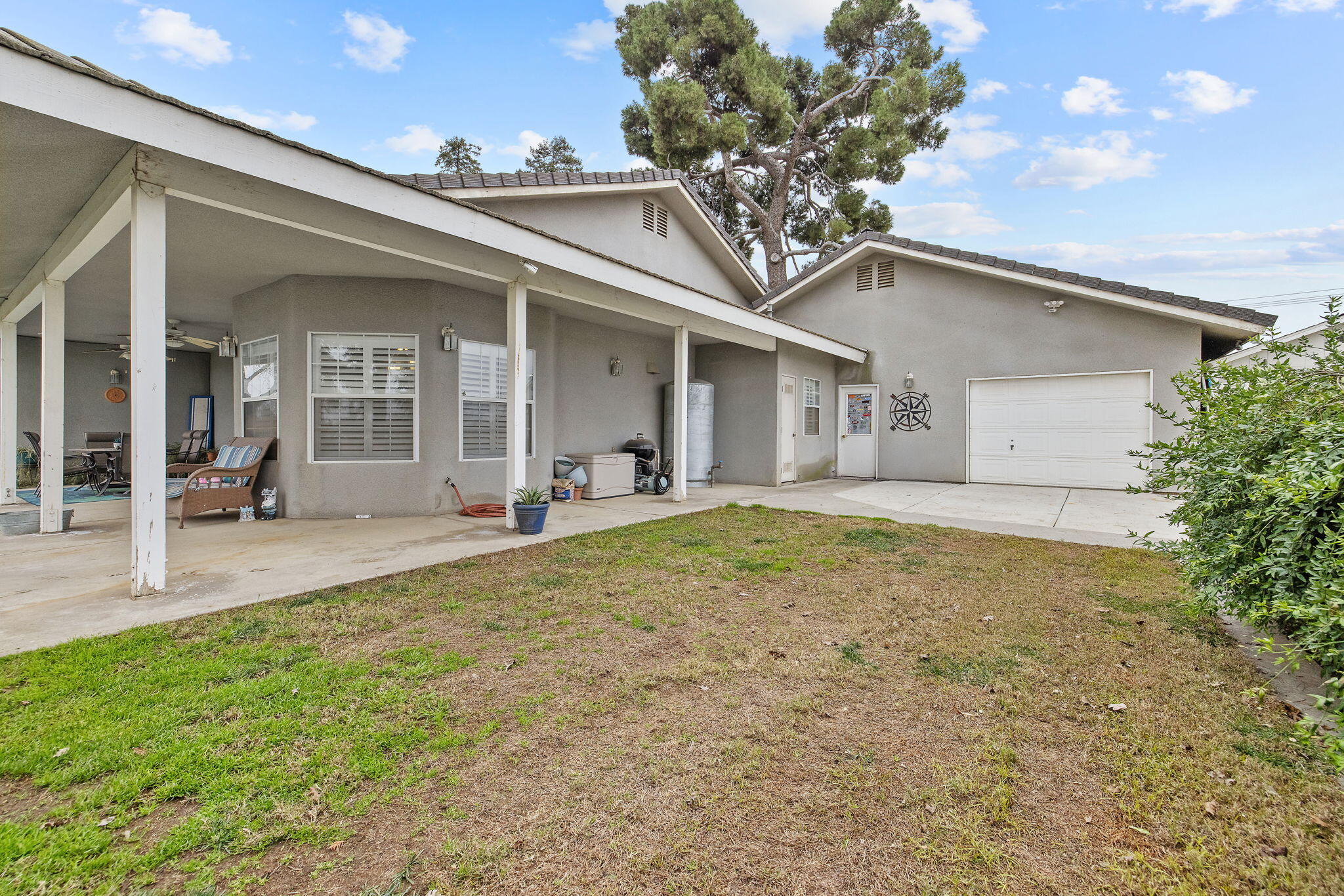 2622 W Prosperity Ave, Tulare, CA 93274