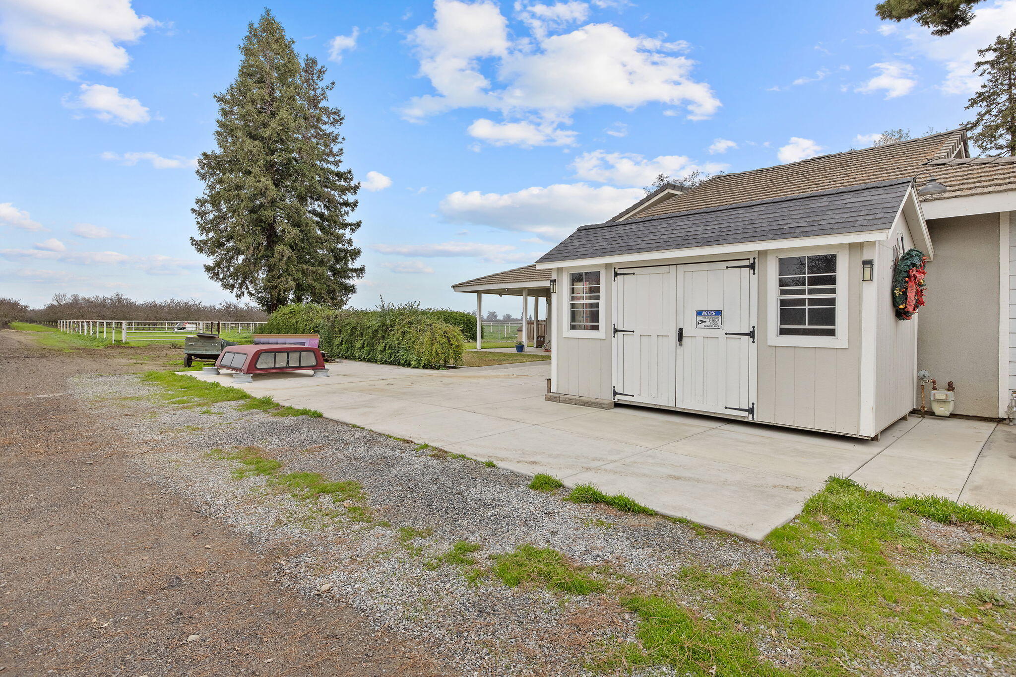 2622 W Prosperity Ave, Tulare, CA 93274