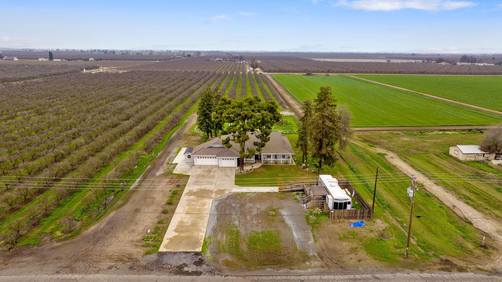 2622 W Prosperity Ave, Tulare, CA 93274