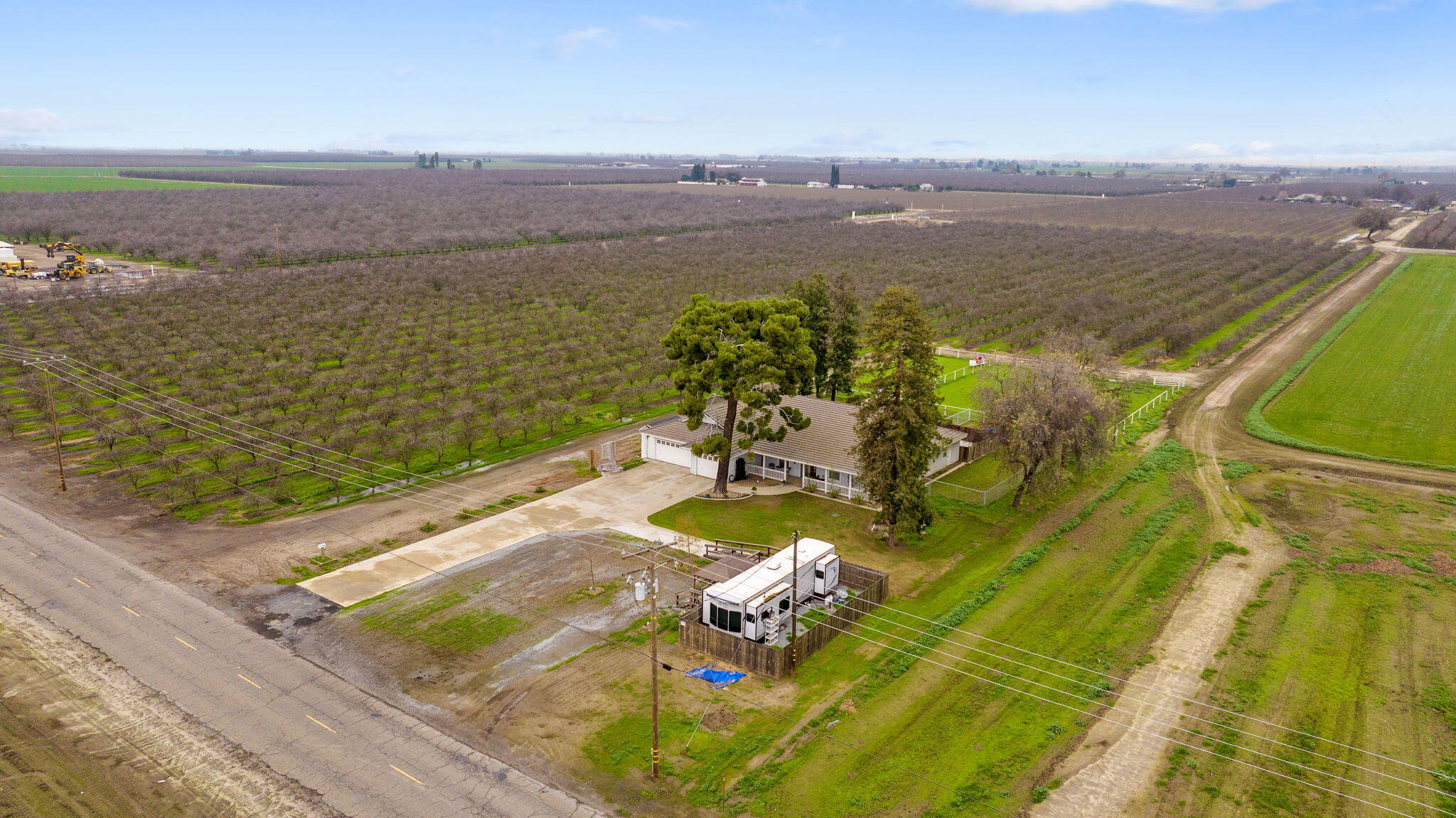 2622 W Prosperity Ave, Tulare, CA 93274