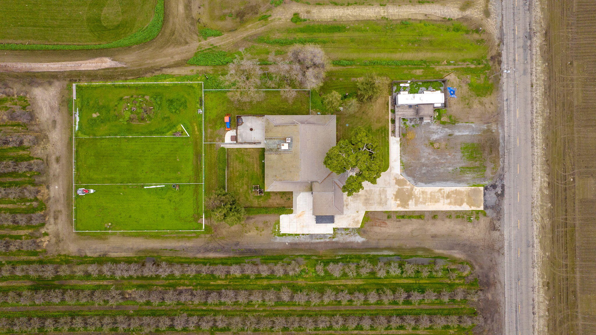 2622 W Prosperity Ave, Tulare, CA 93274