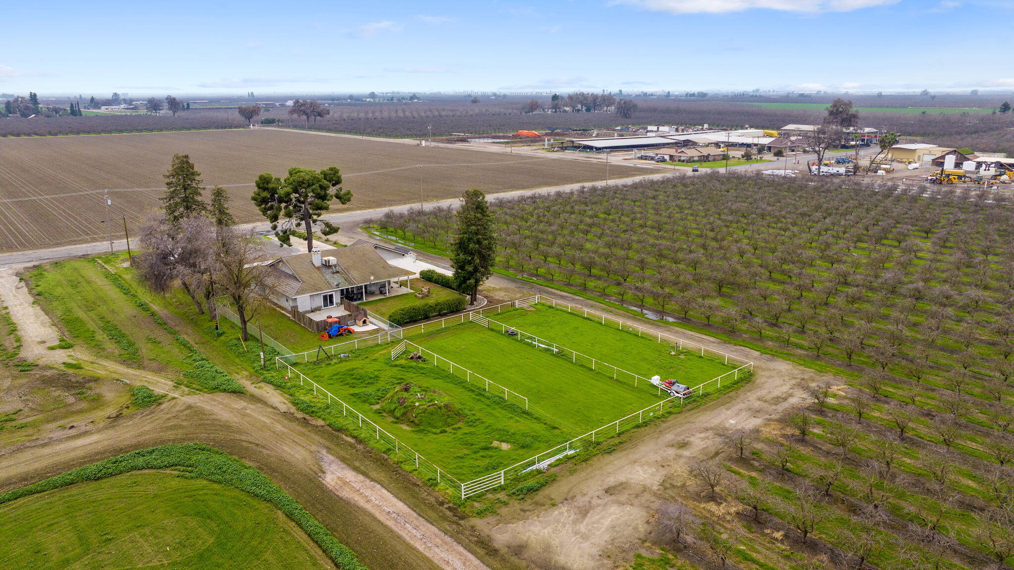 2622 W Prosperity Ave, Tulare, CA 93274