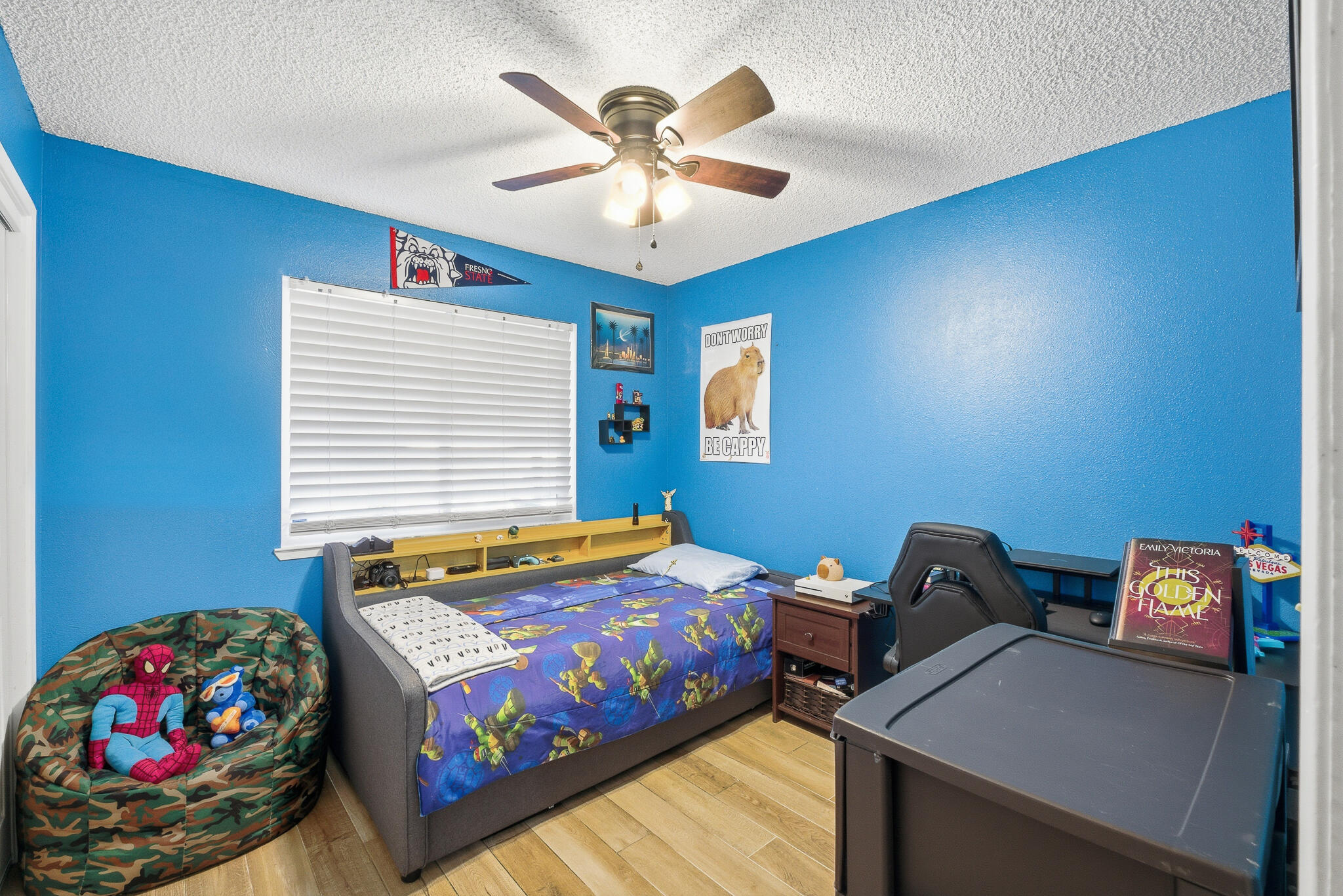 738 W Lark Ct, Visalia, CA 93291