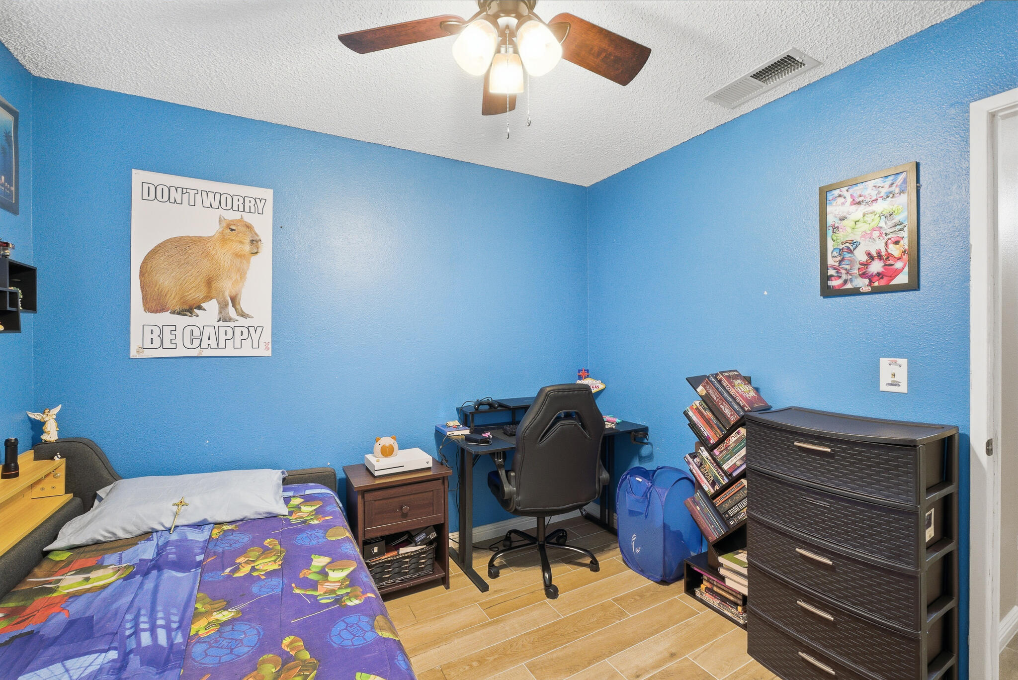 738 W Lark Ct, Visalia, CA 93291