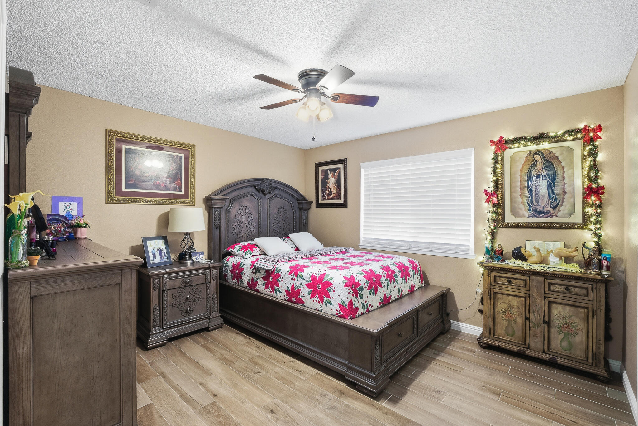 738 W Lark Ct, Visalia, CA 93291