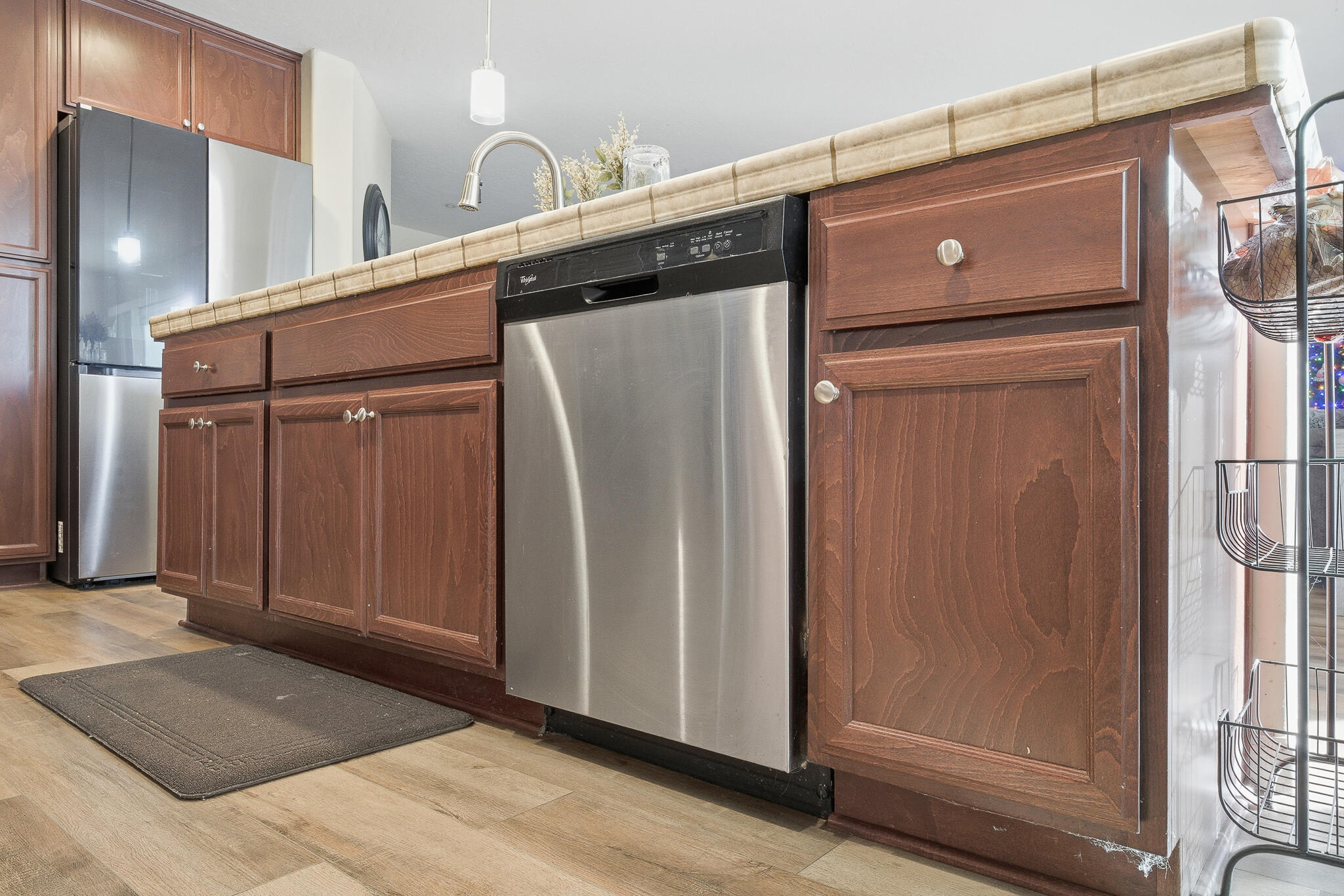 1537 N Irma St, Visalia, CA 93292