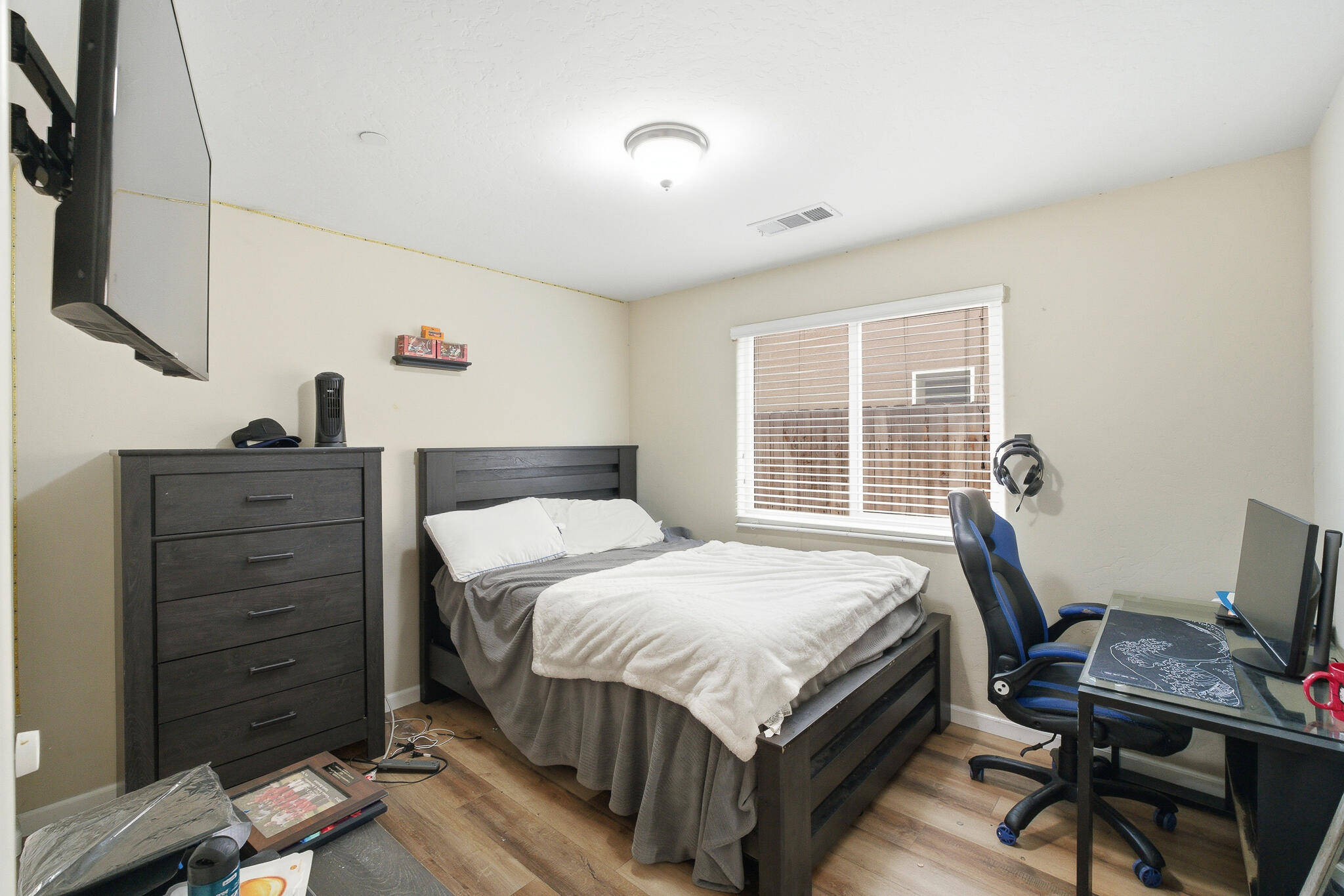 1537 N Irma St, Visalia, CA 93292