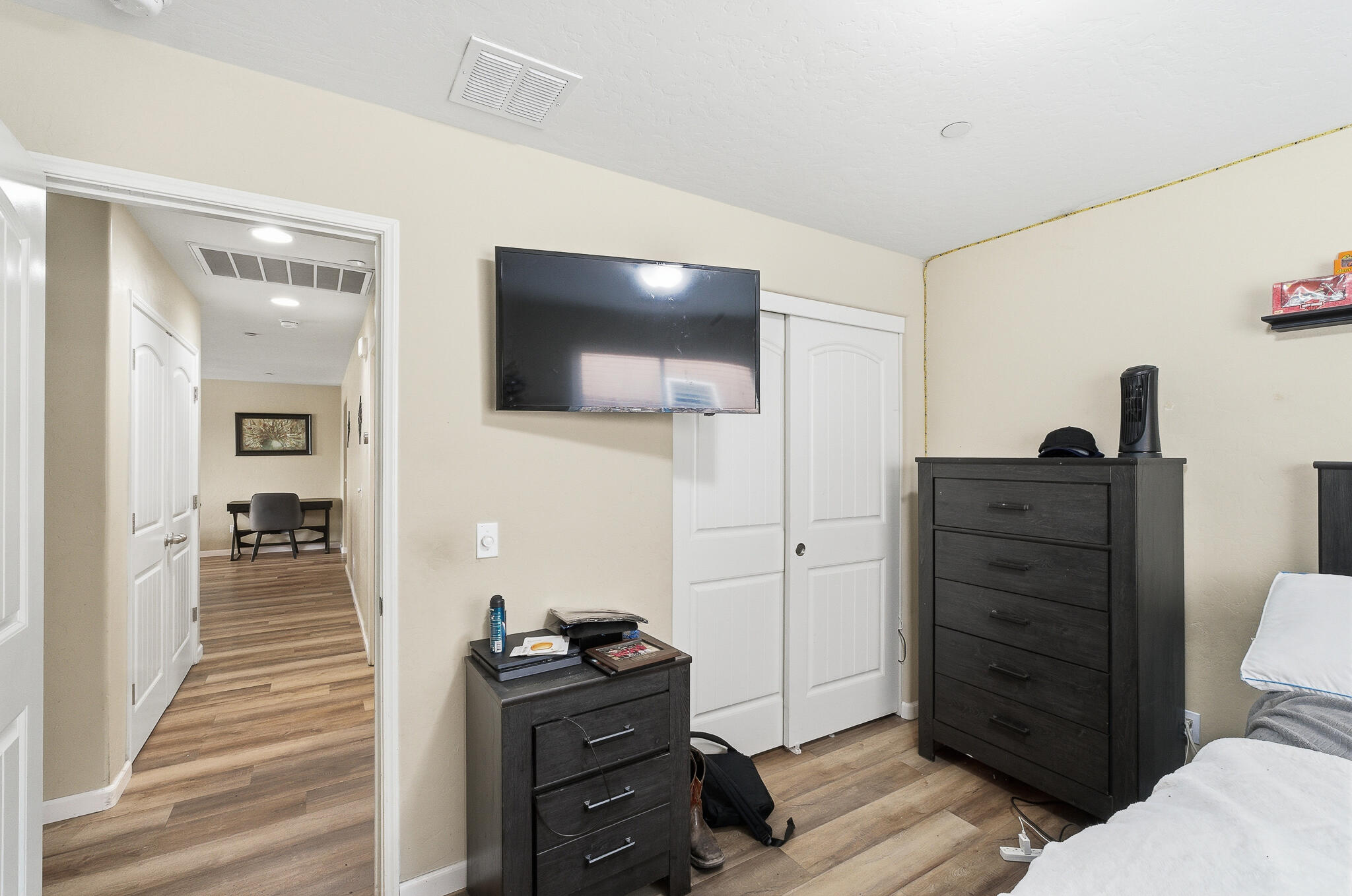 1537 N Irma St, Visalia, CA 93292