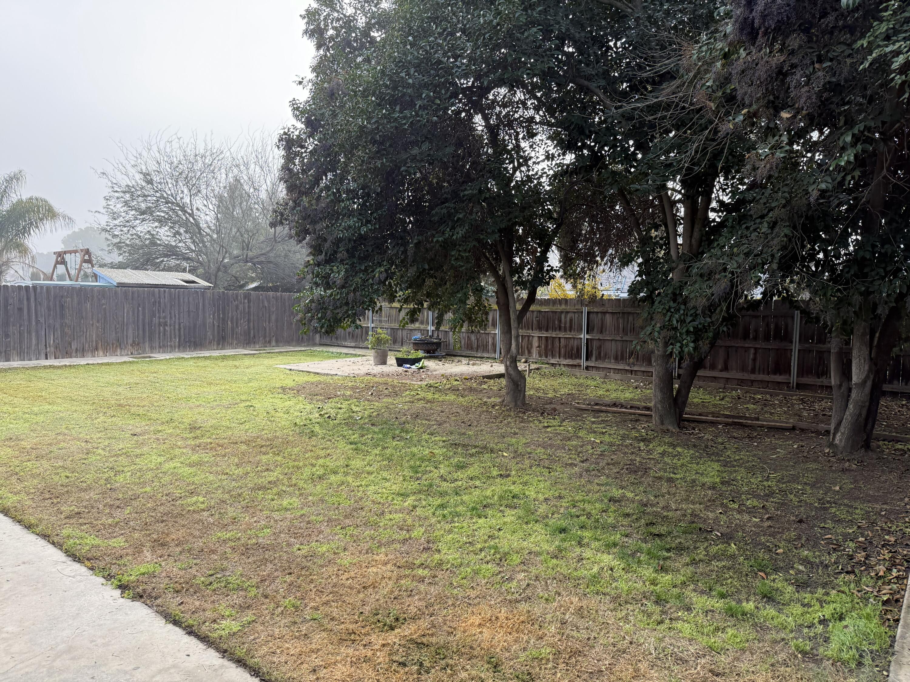 1765 E Sandalwood Ave, Tulare, CA 93274