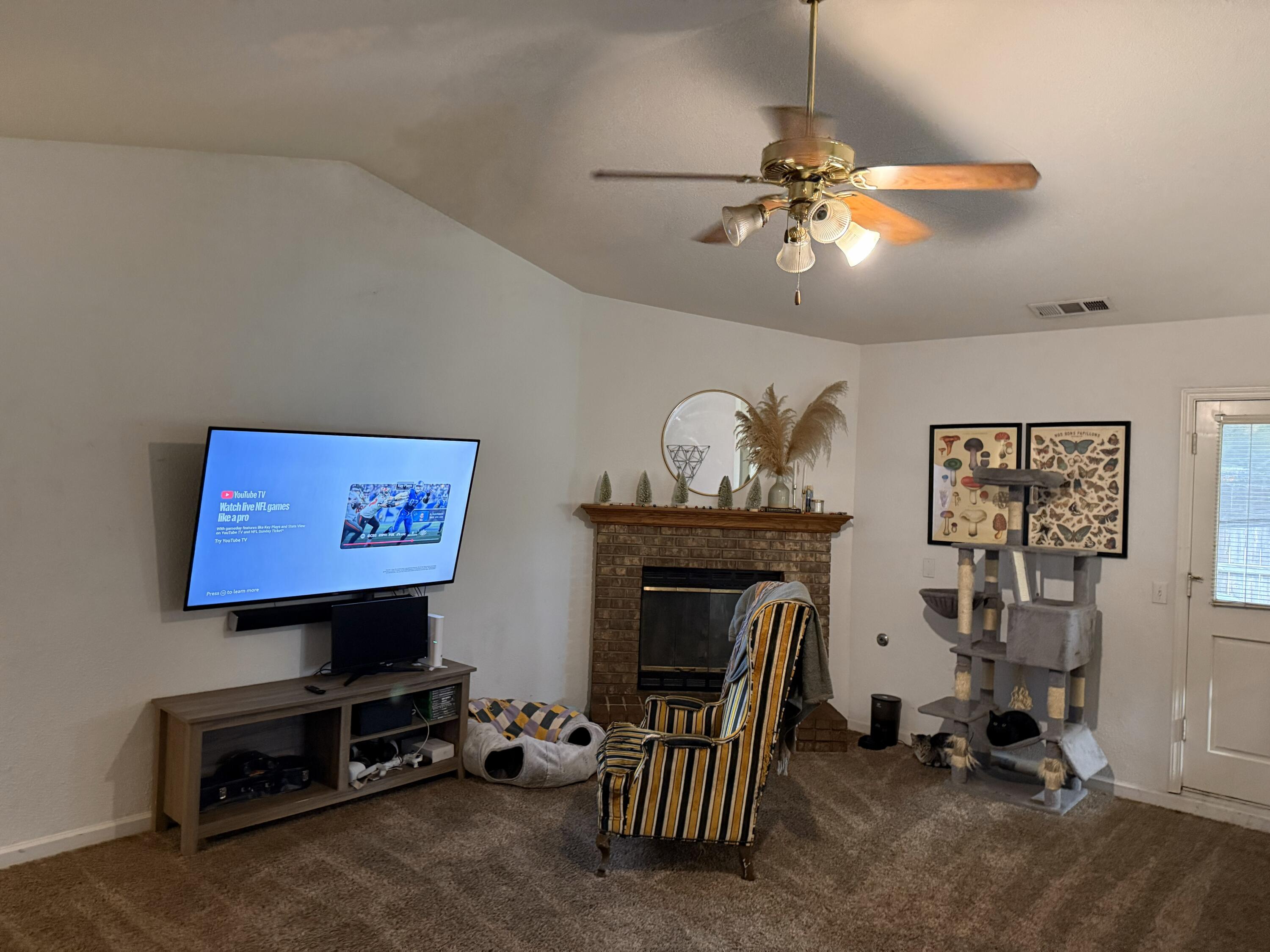 1923 E Sandalwood Ave, Tulare, CA 93274
