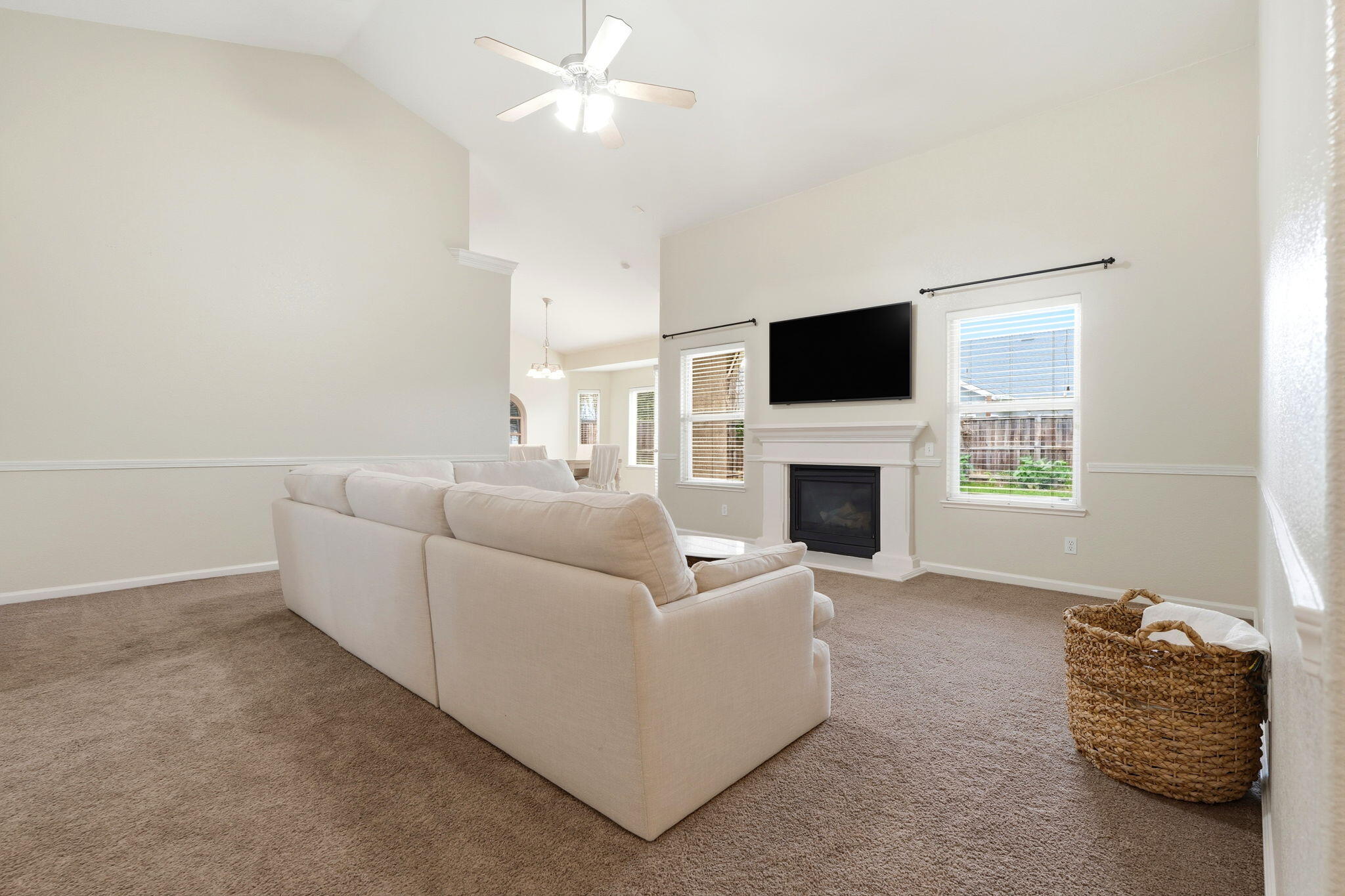 255 E Shimzu Ave, Reedley, CA 93654