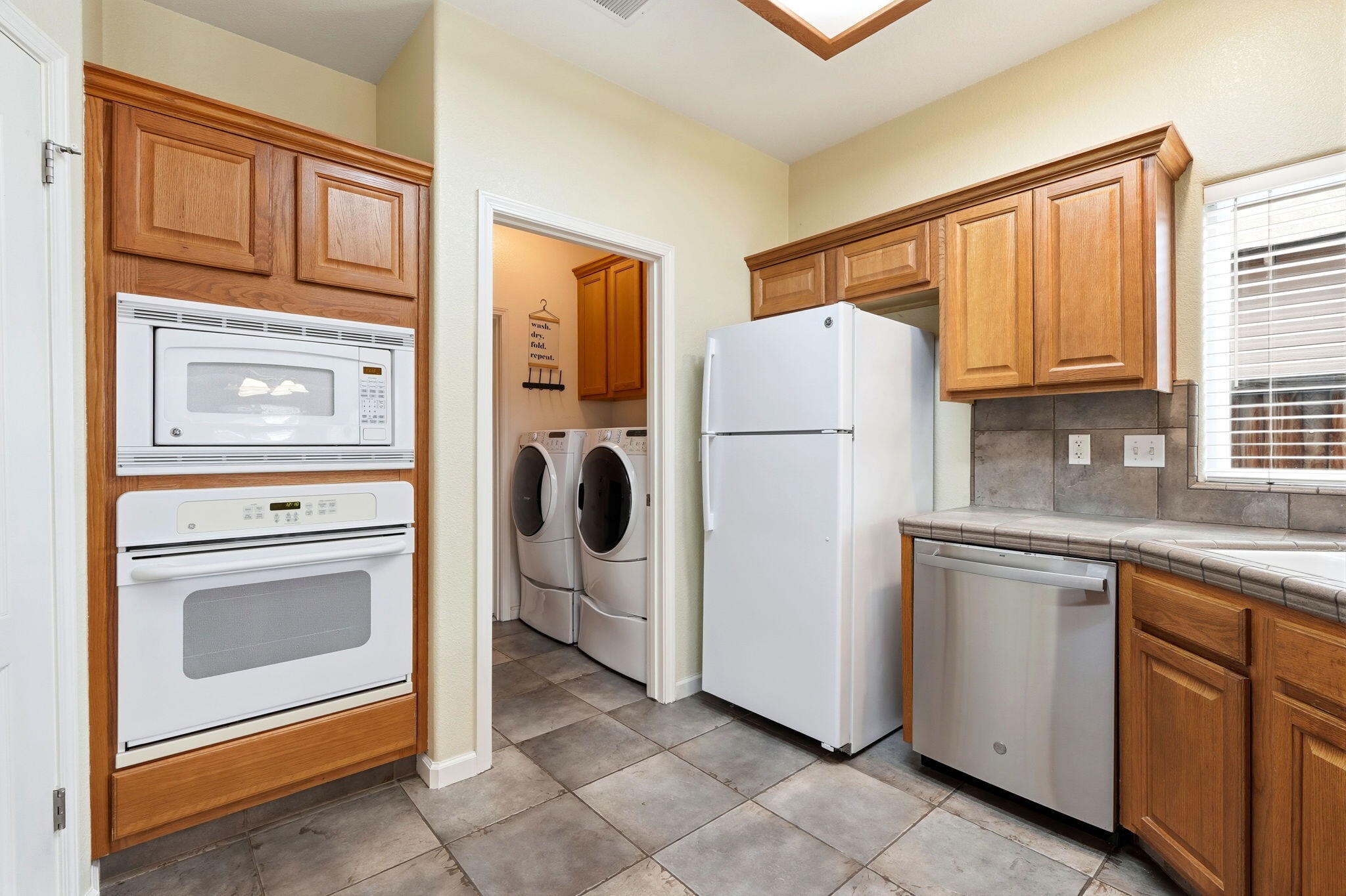 255 E Shimzu Ave, Reedley, CA 93654