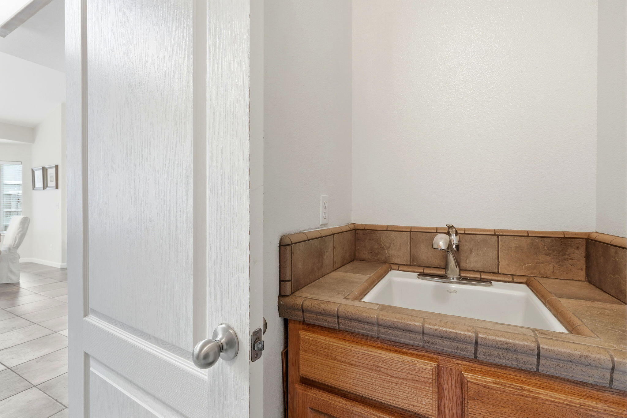 255 E Shimzu Ave, Reedley, CA 93654