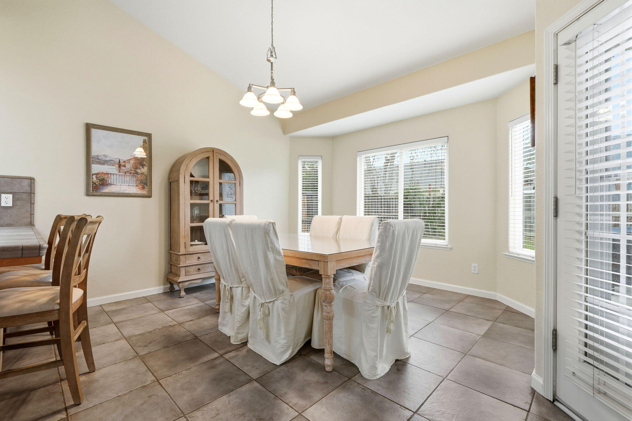 255 E Shimzu Ave, Reedley, CA 93654