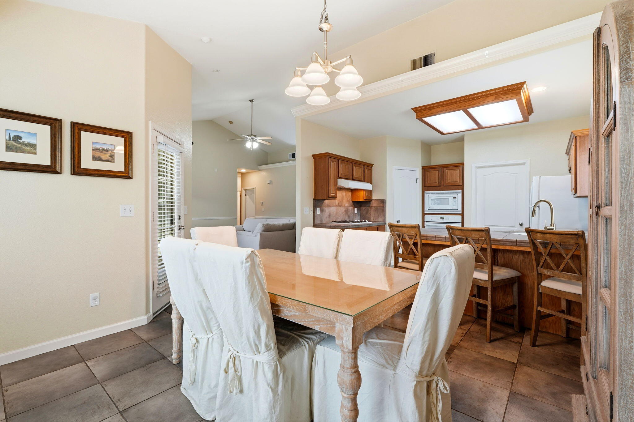 255 E Shimzu Ave, Reedley, CA 93654